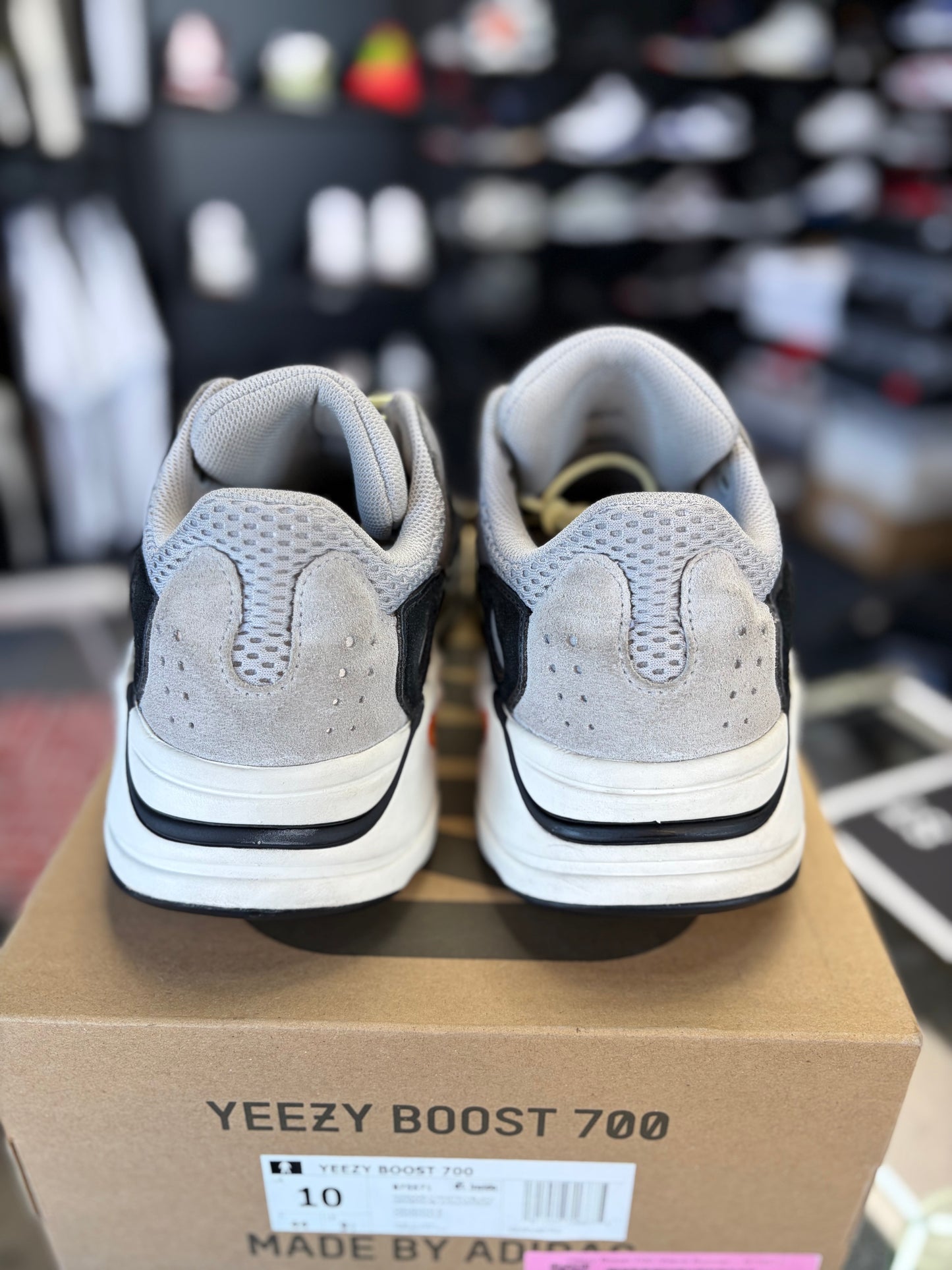 Yeezy 700 “Waverunner” Size 10