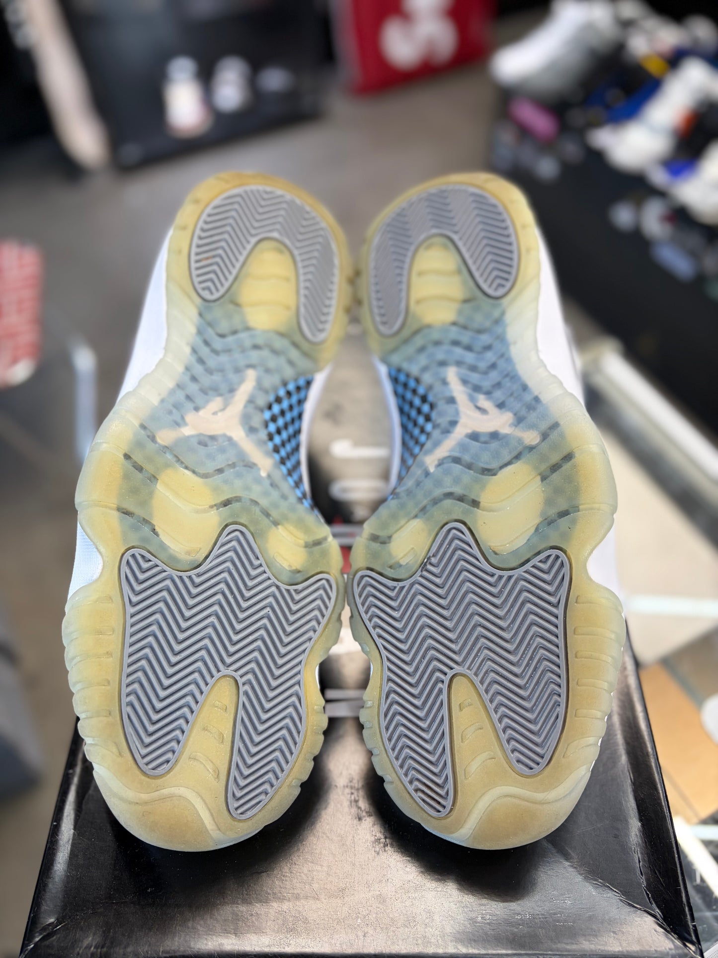 Jordan 11 Low “Cement Grey” Size 9.5