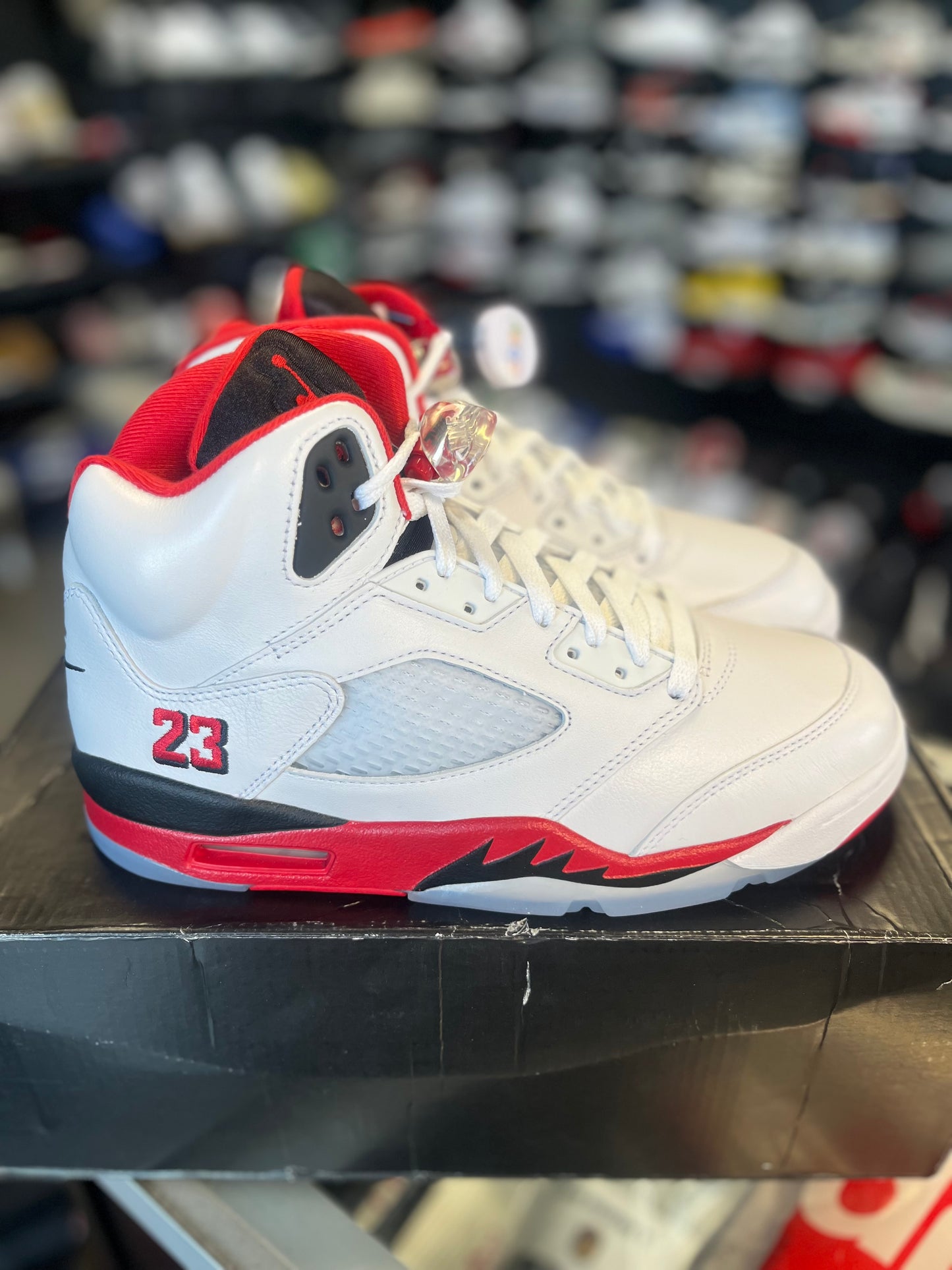 Jordan 5 “Fire Red” (2025) Size 8.5
