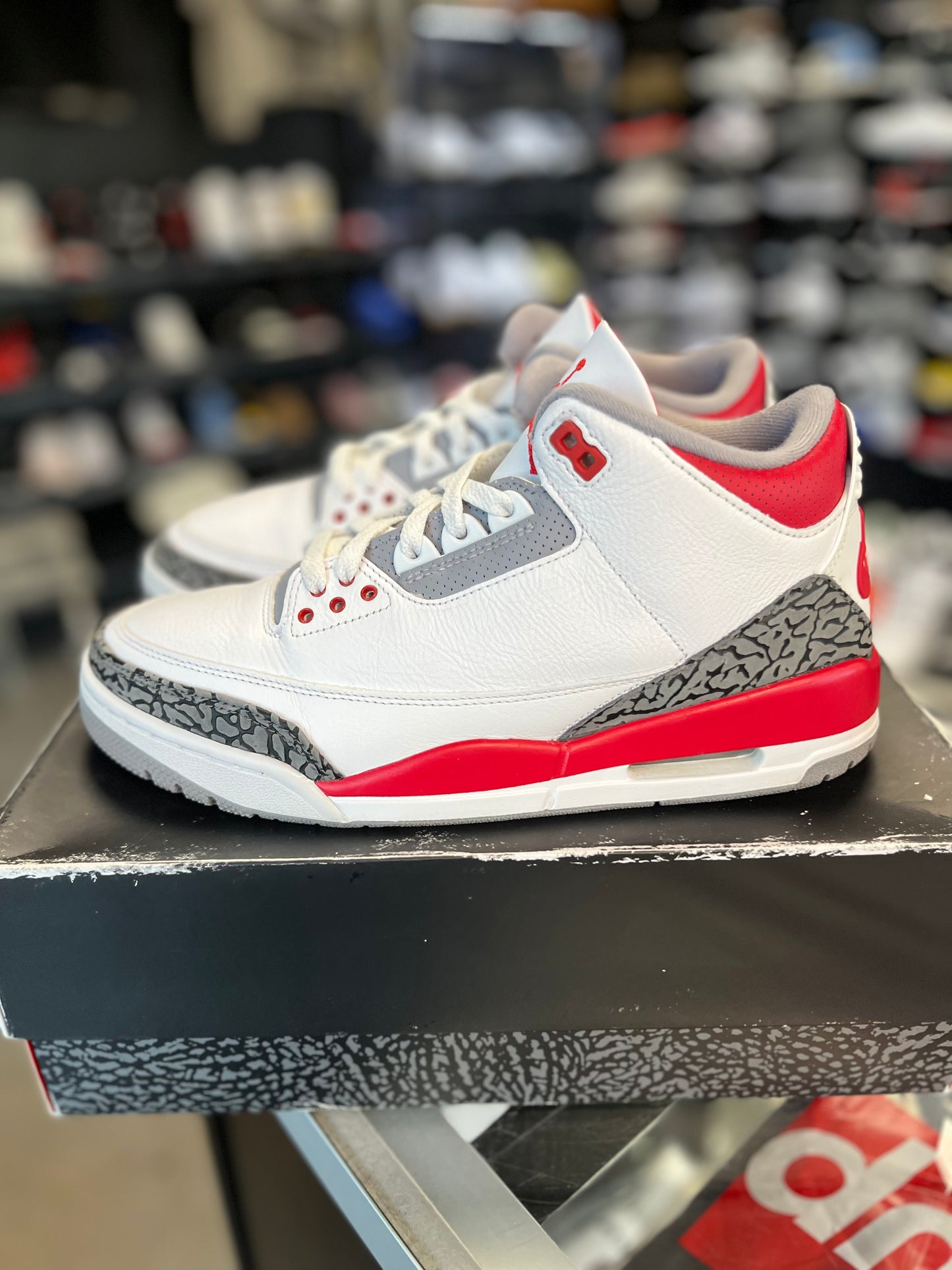 Jordan 3 “Fire Red” Size 10