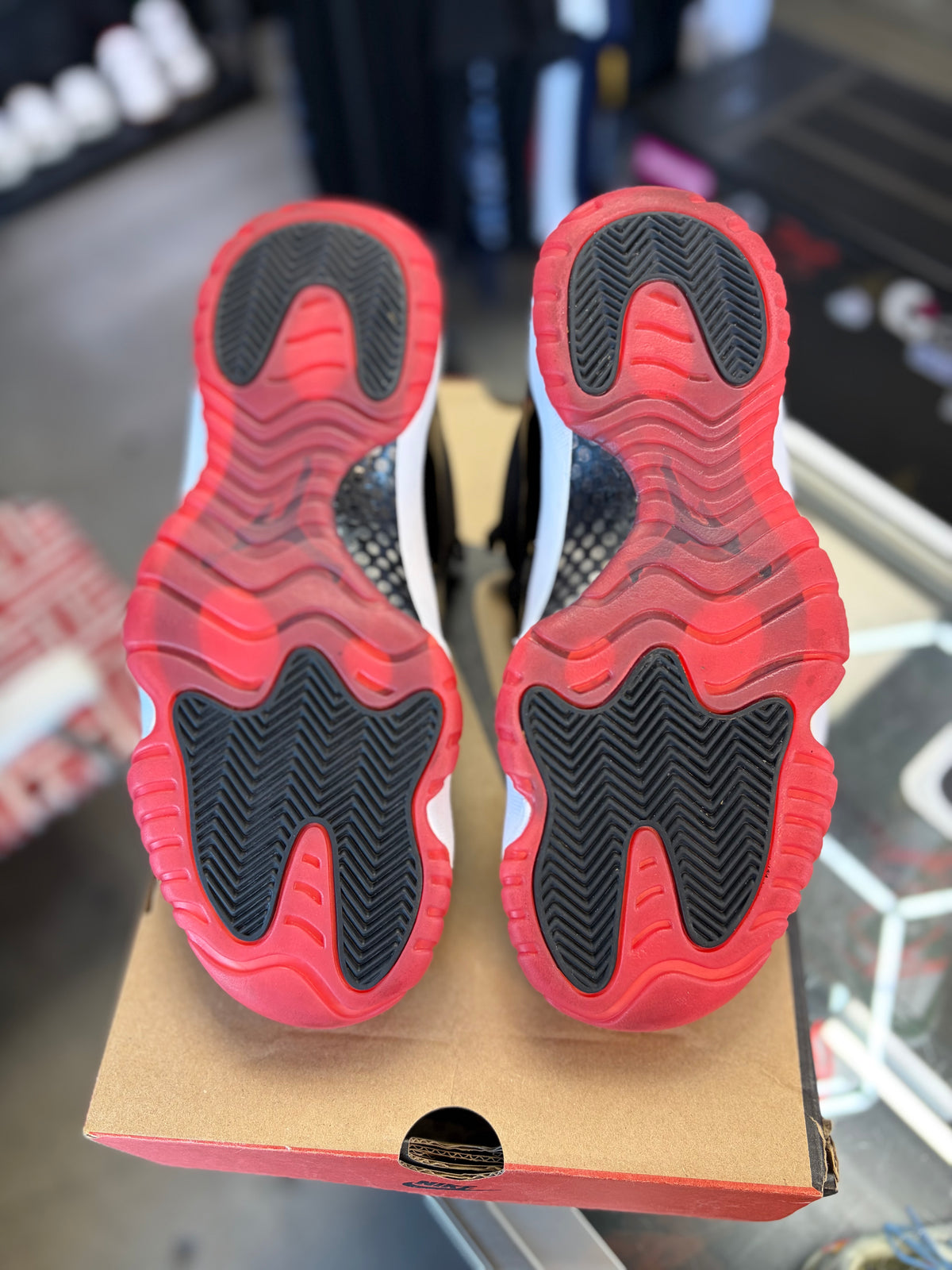Jordan 11 Low “Bred” Size 8