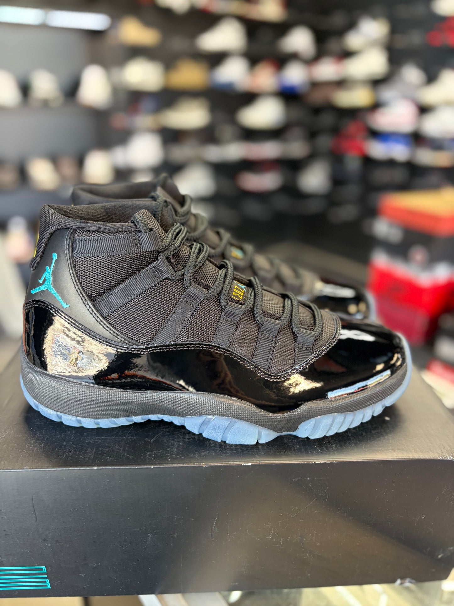 Jordan 11 “Gamma” Size 9.5