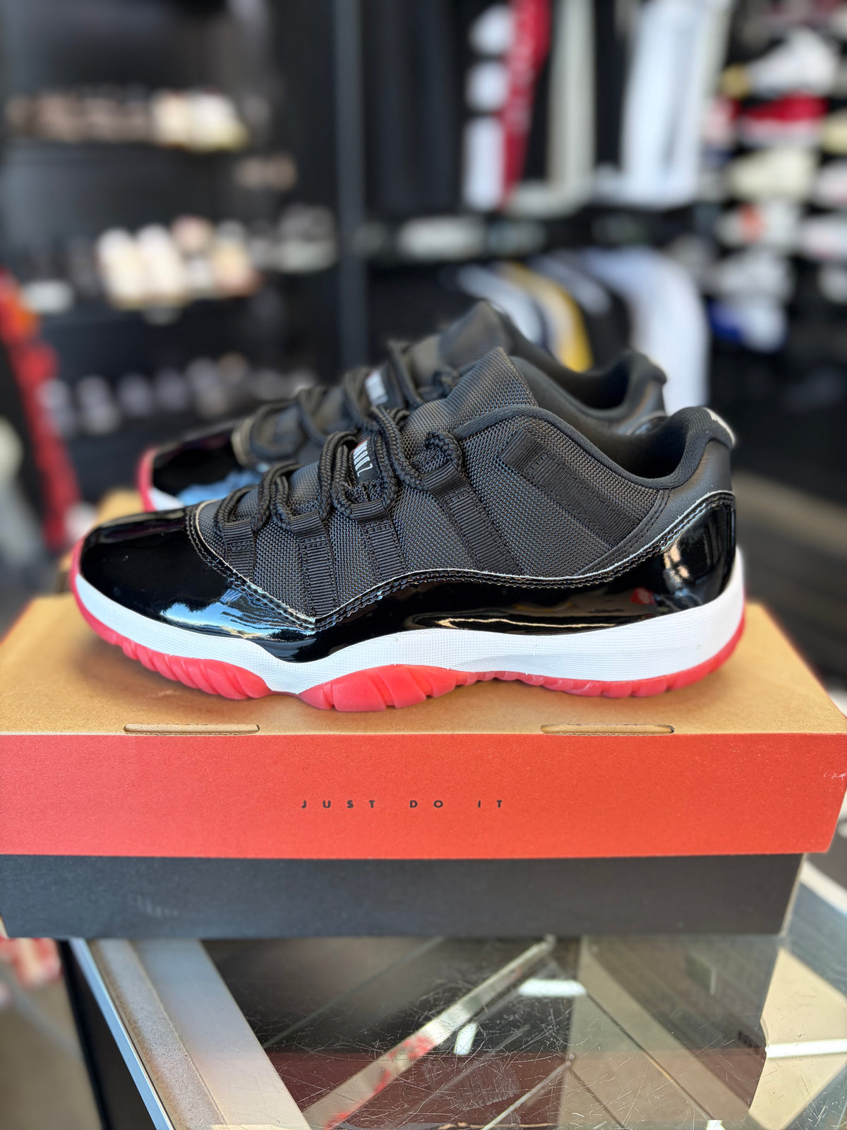 Jordan 11 Low “Bred” Size 8