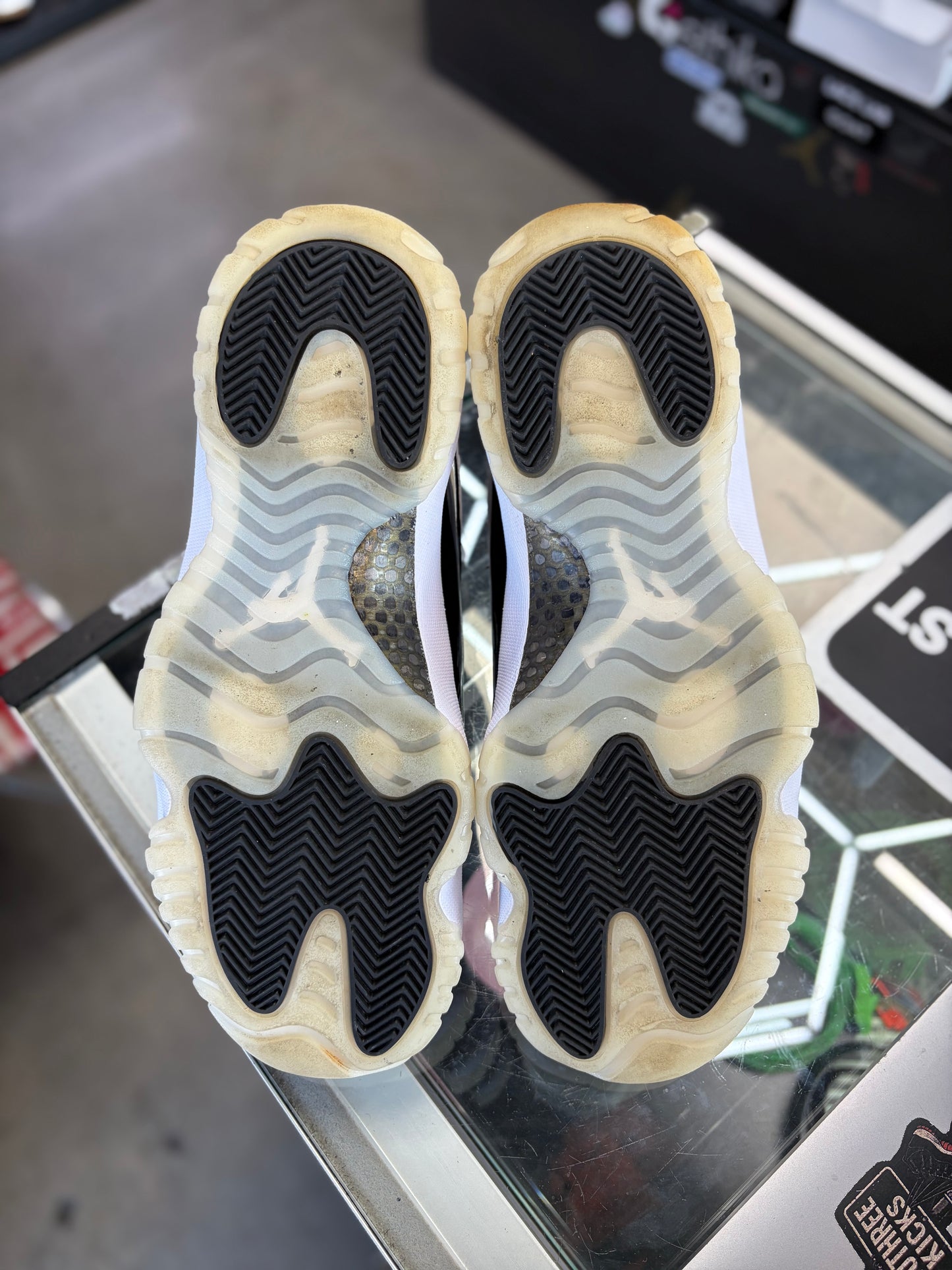 Jordan 11 “Gratitude” Size 9.5