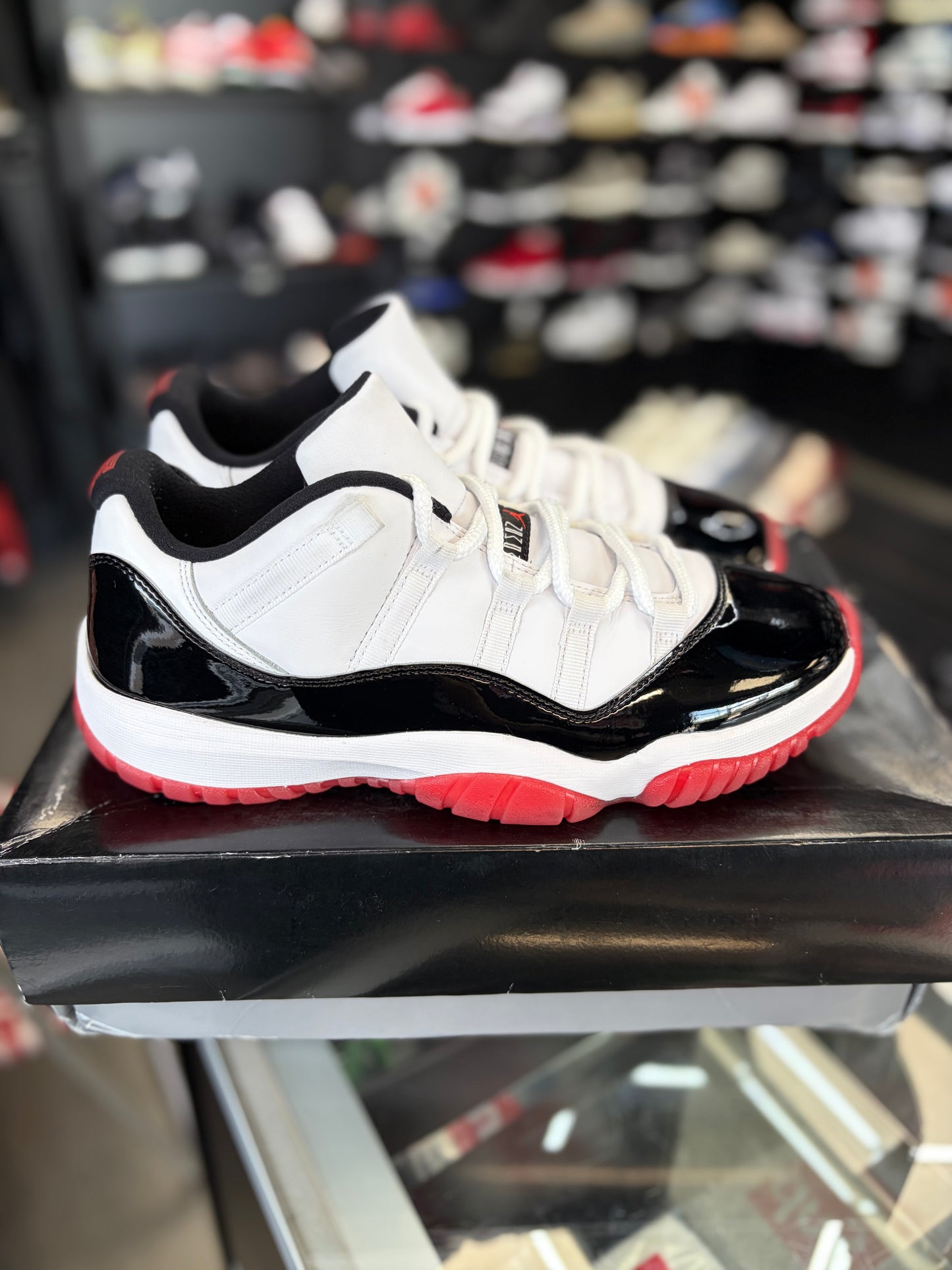 Jordan 11 Low “Concord Bred” Size 10