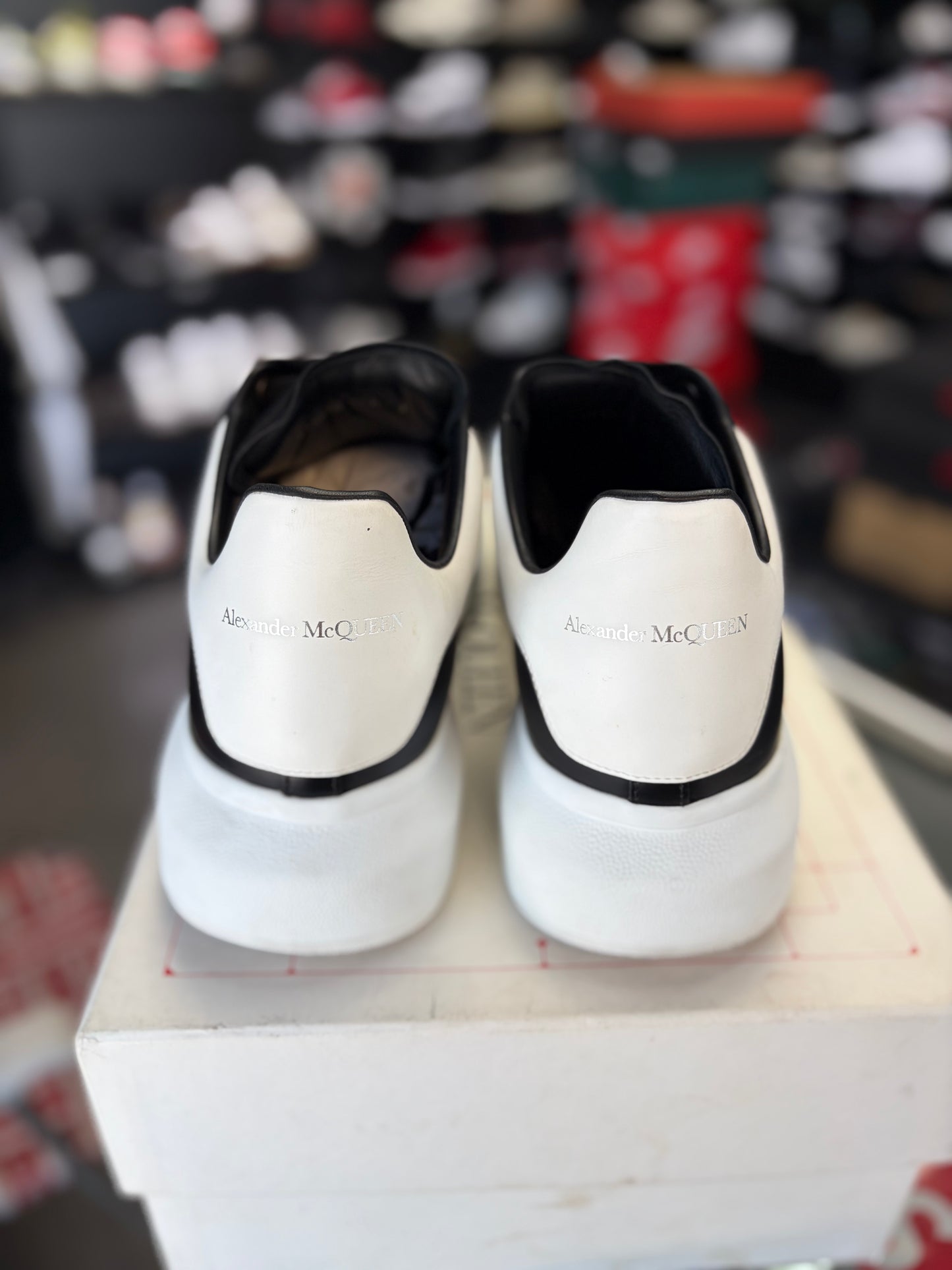 Alexander McQueen “Black/White” Size 44.5EU