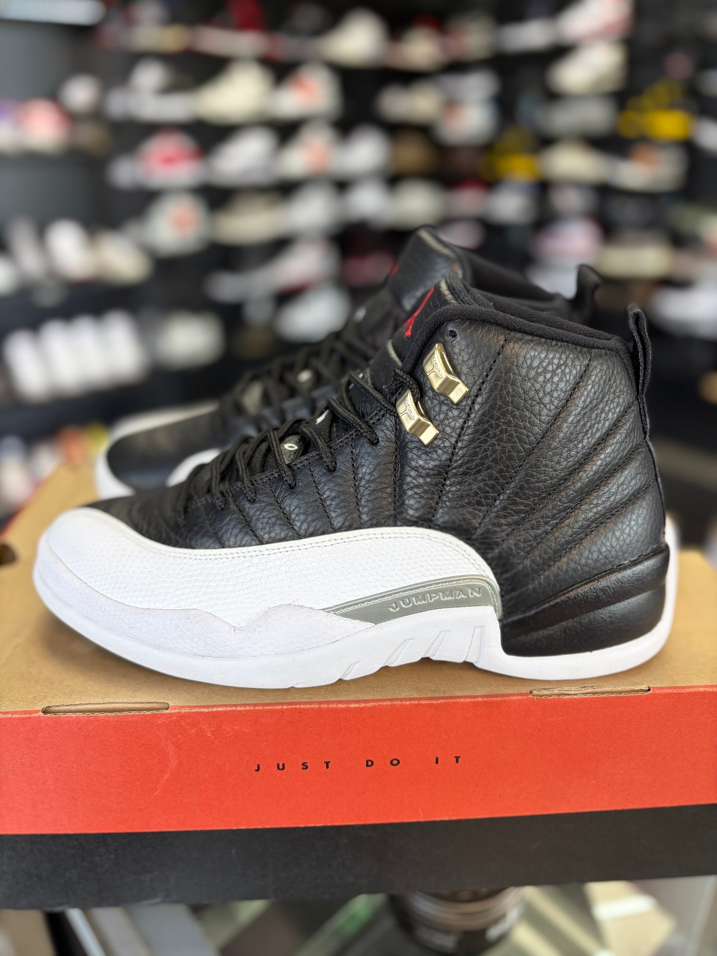 Jordan 12 “Playoffs” Size 8