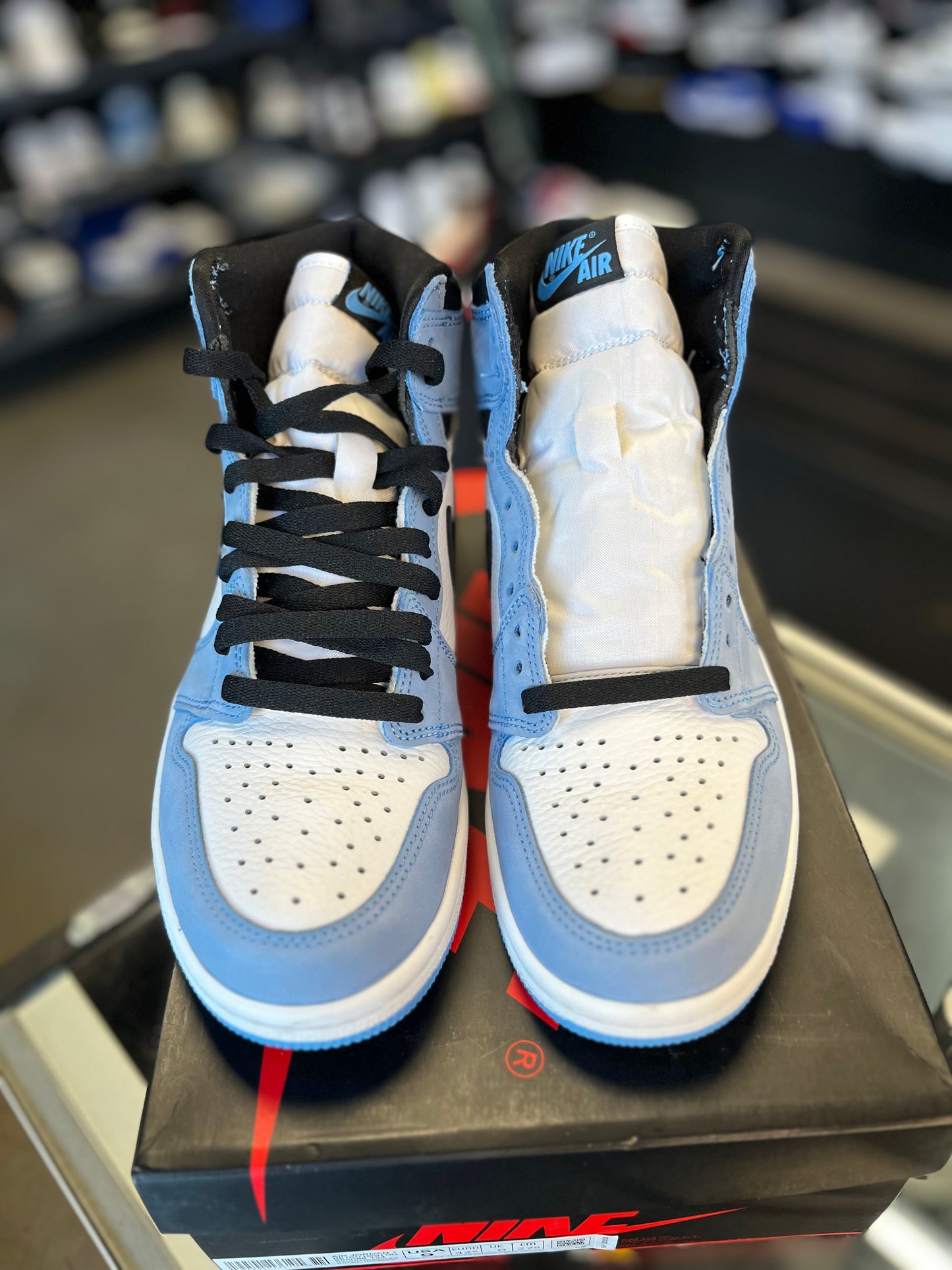 Jordan 1 “University Blue” Size 9