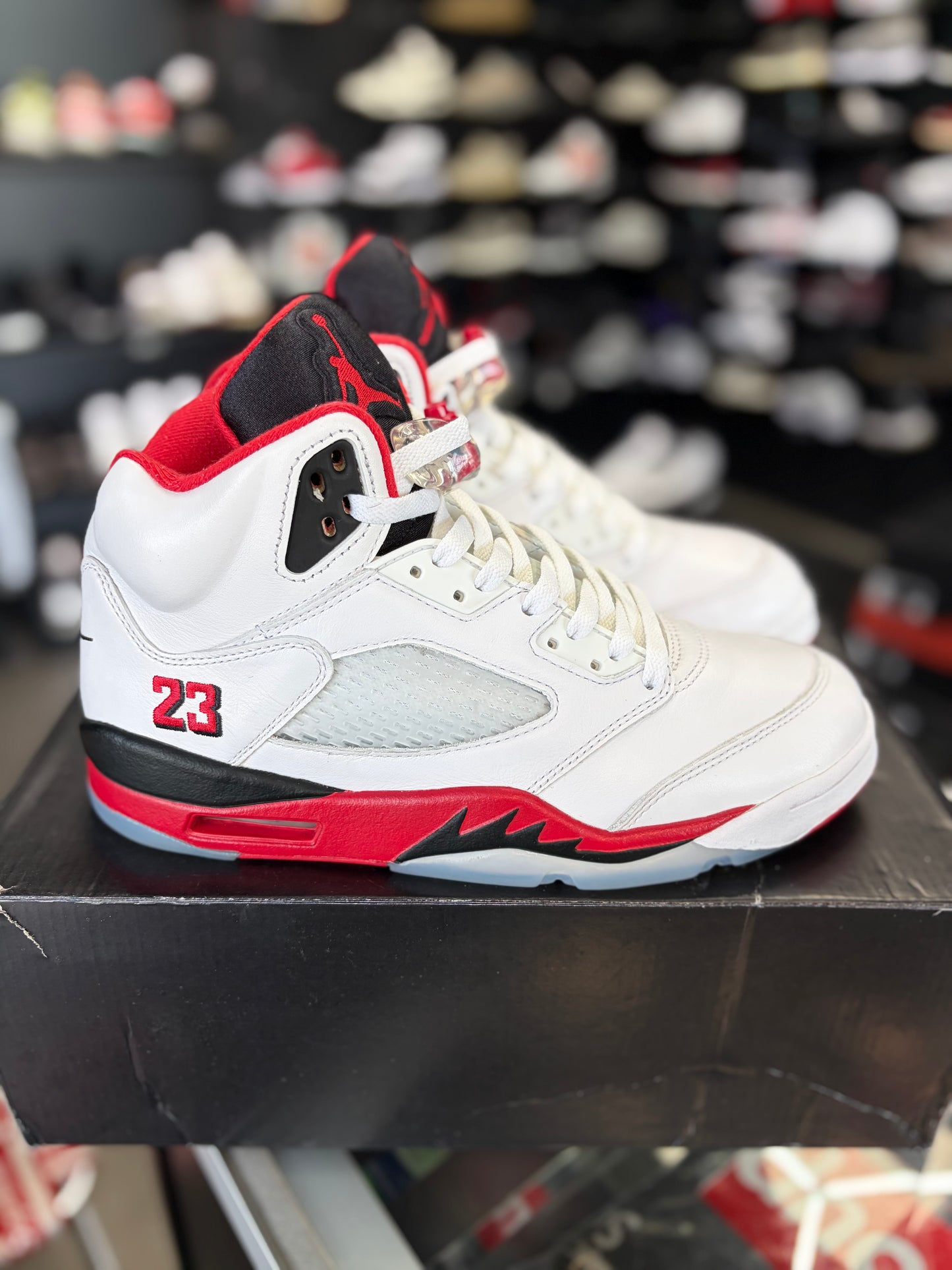 Jordan 5 “Fire Red” Size 9