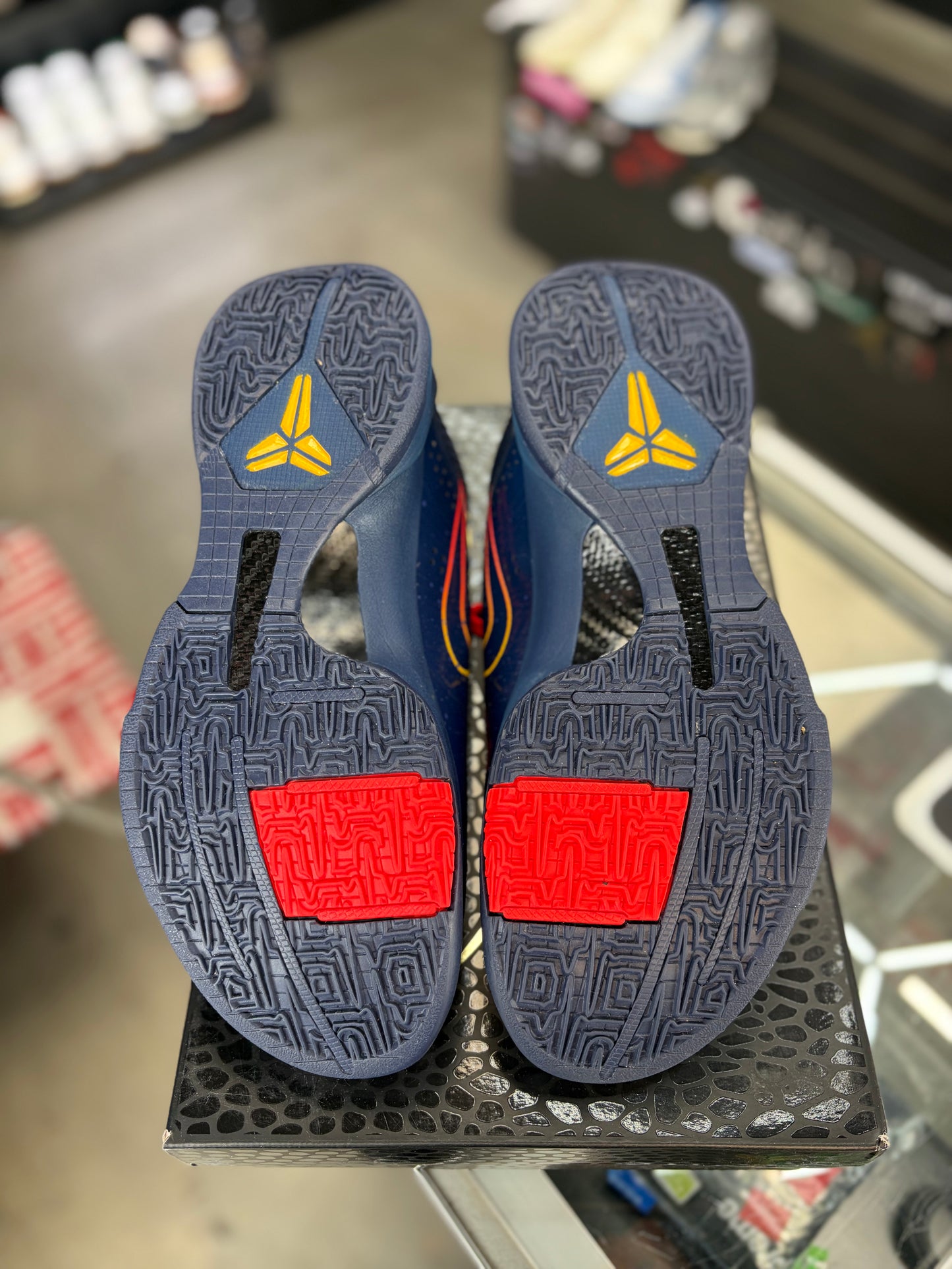Kobe 5 x Caitlin Clark “Indiana Fever” Size 8