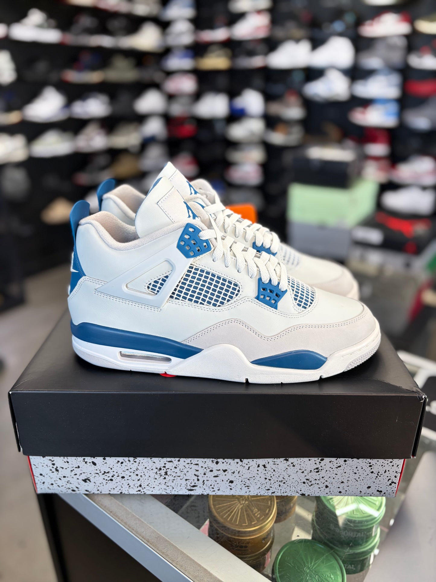 Jordan 4 “Military Blue” Size 10.5