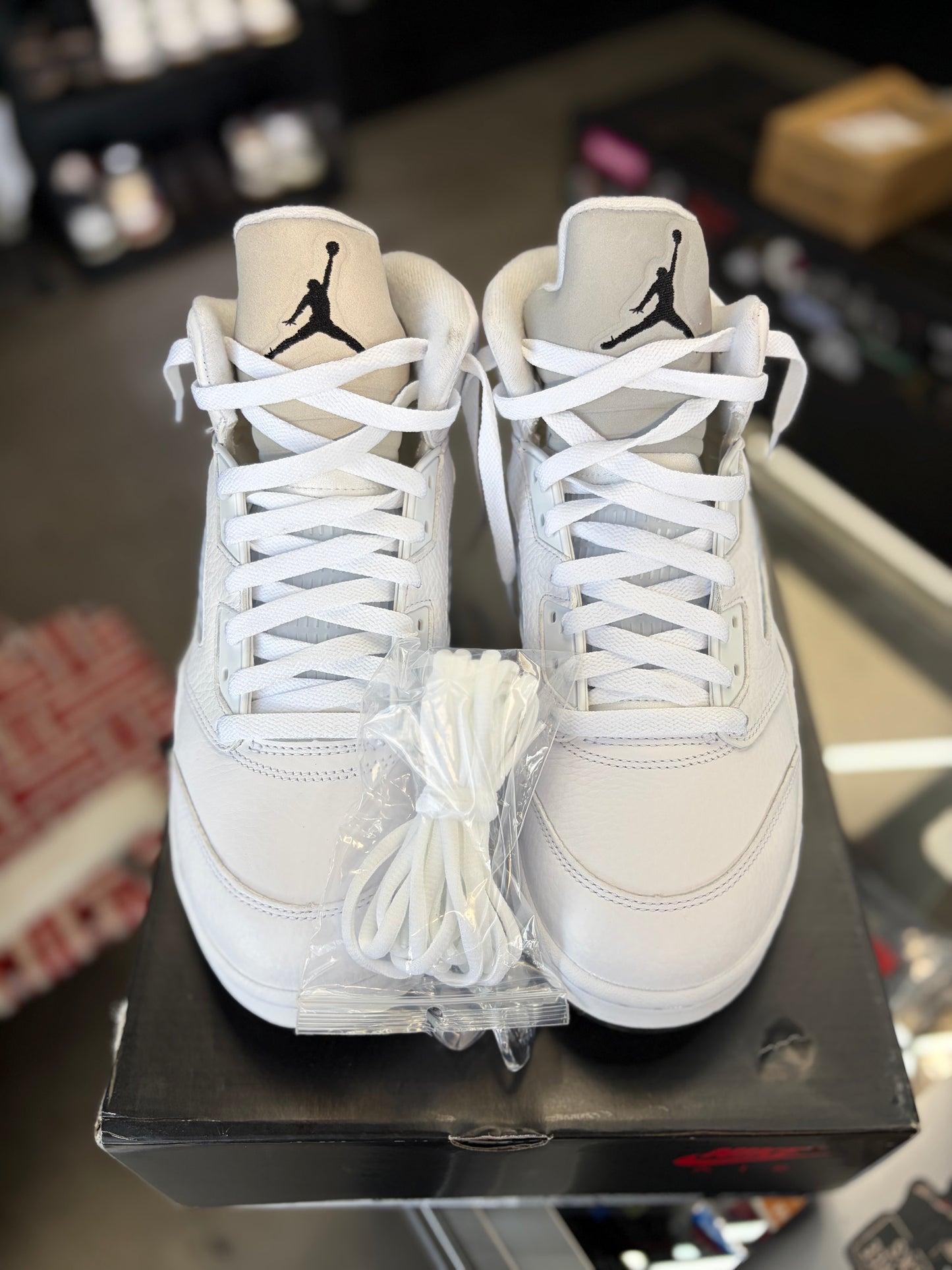 Jordan 5 “White Metallic” Size 8.5