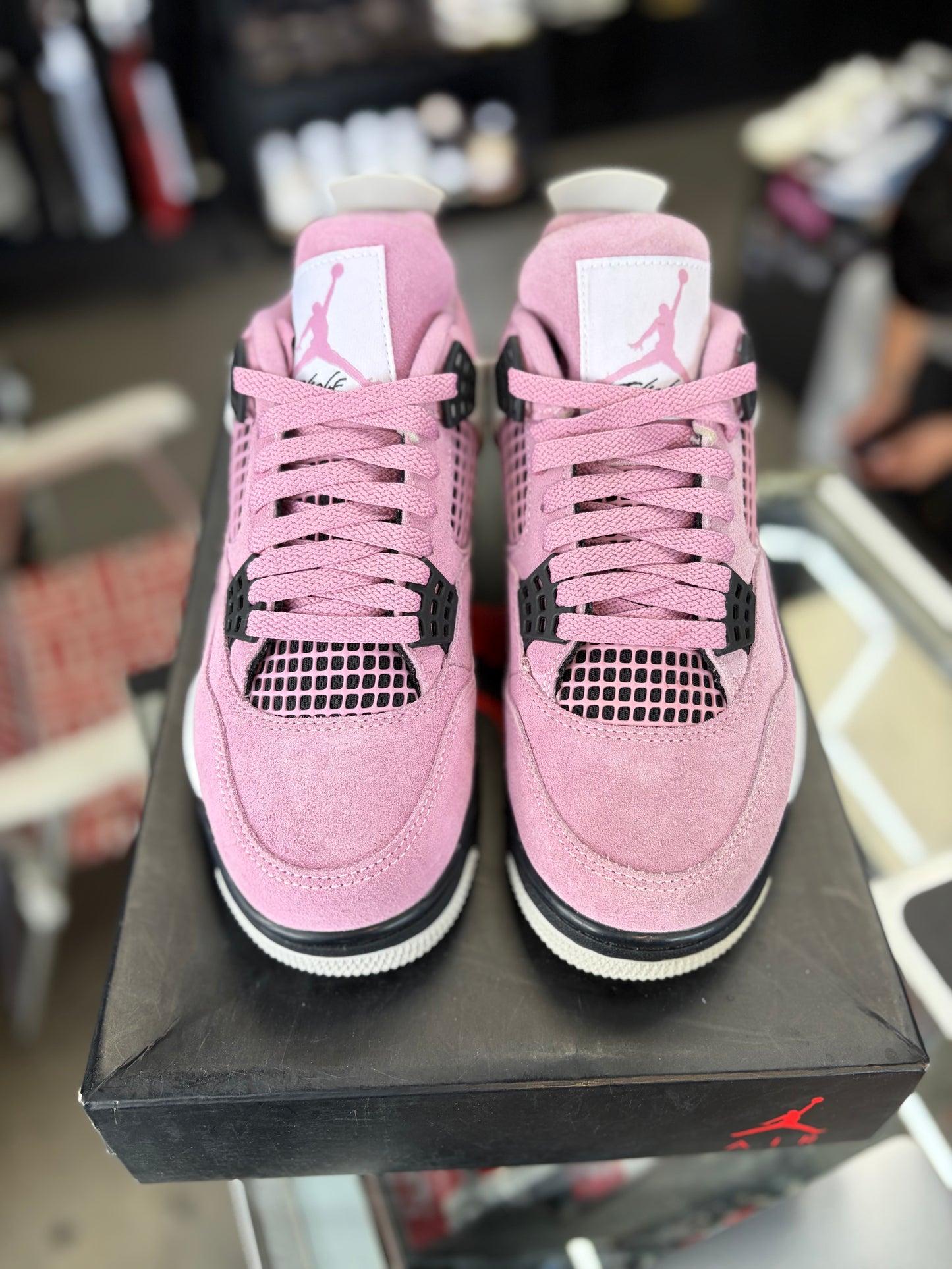 Jordan 4 “Orchid” Size 7y/8.5w