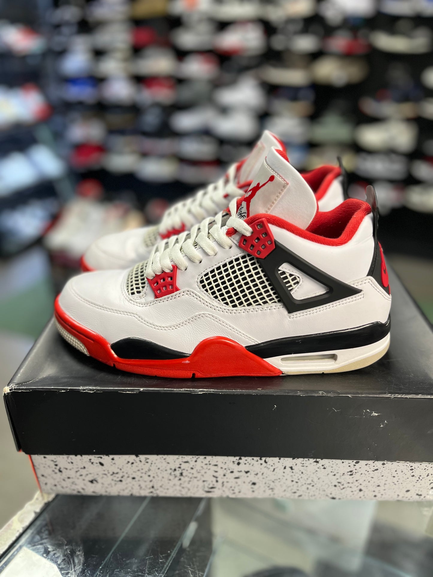 Jordan 4 “Fire Red” Size 9.5