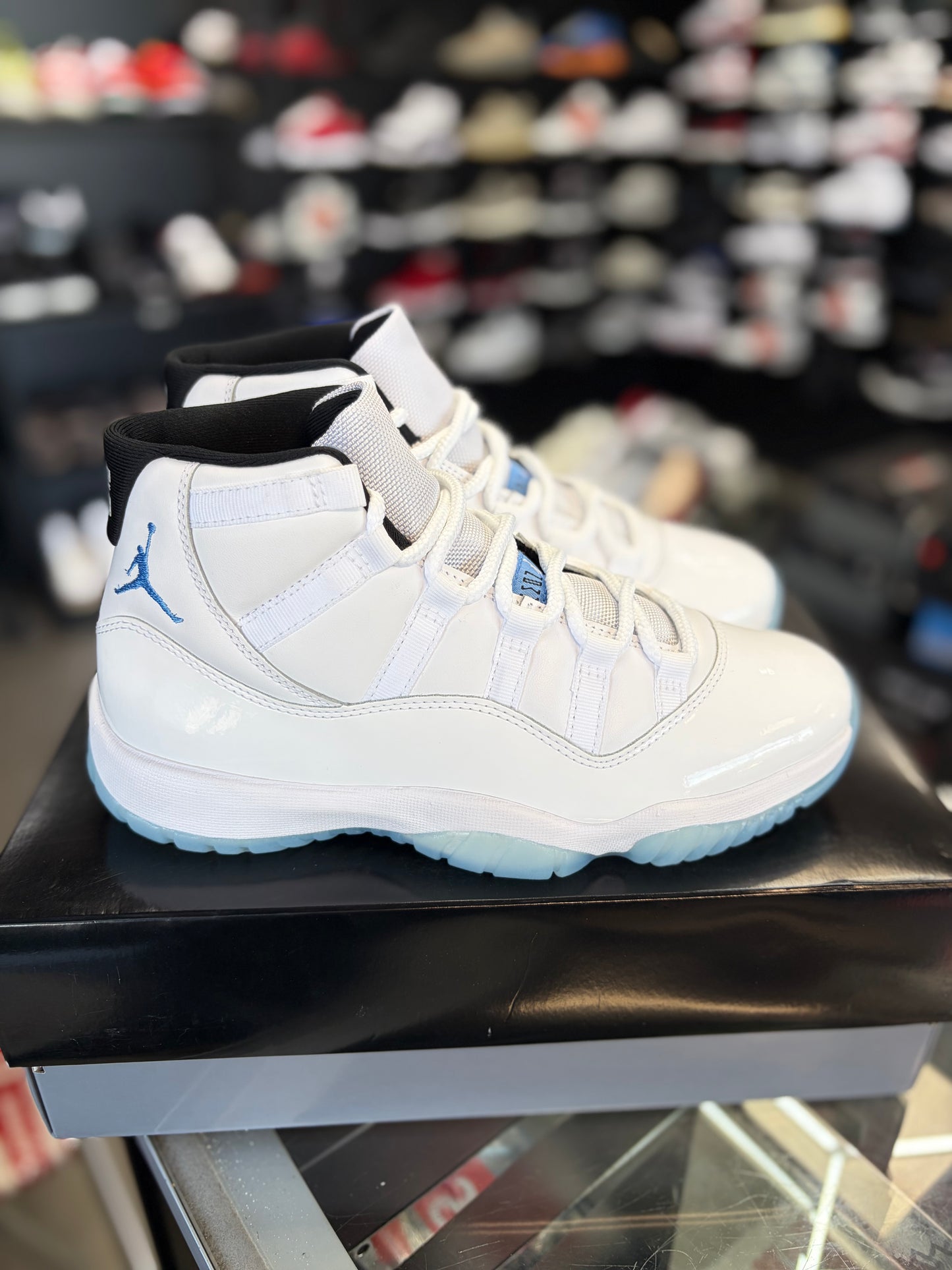 Jordan 11 “Legend Blue” Size 8