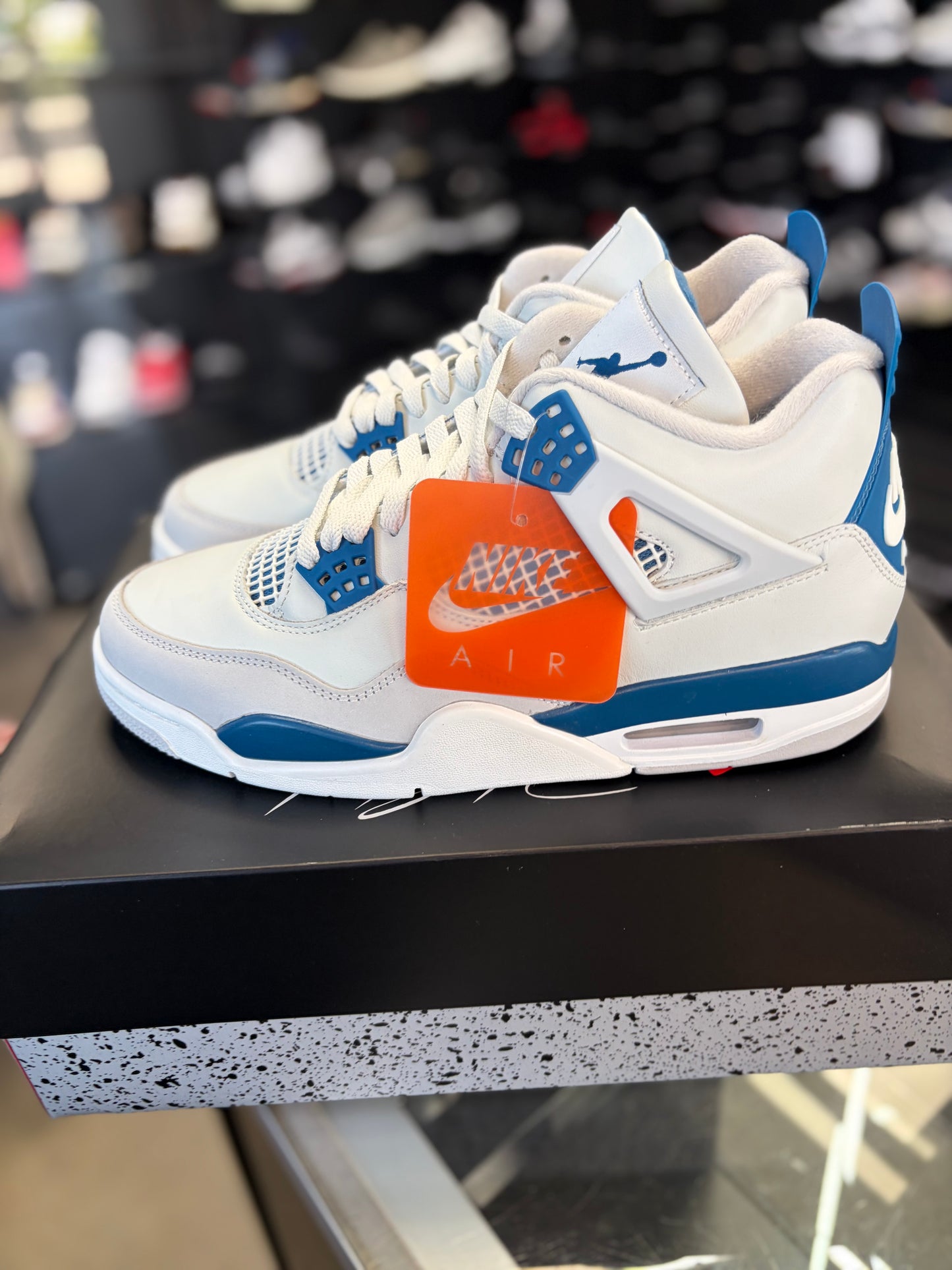 Jordan 4 “Military Blue” Size 9.5