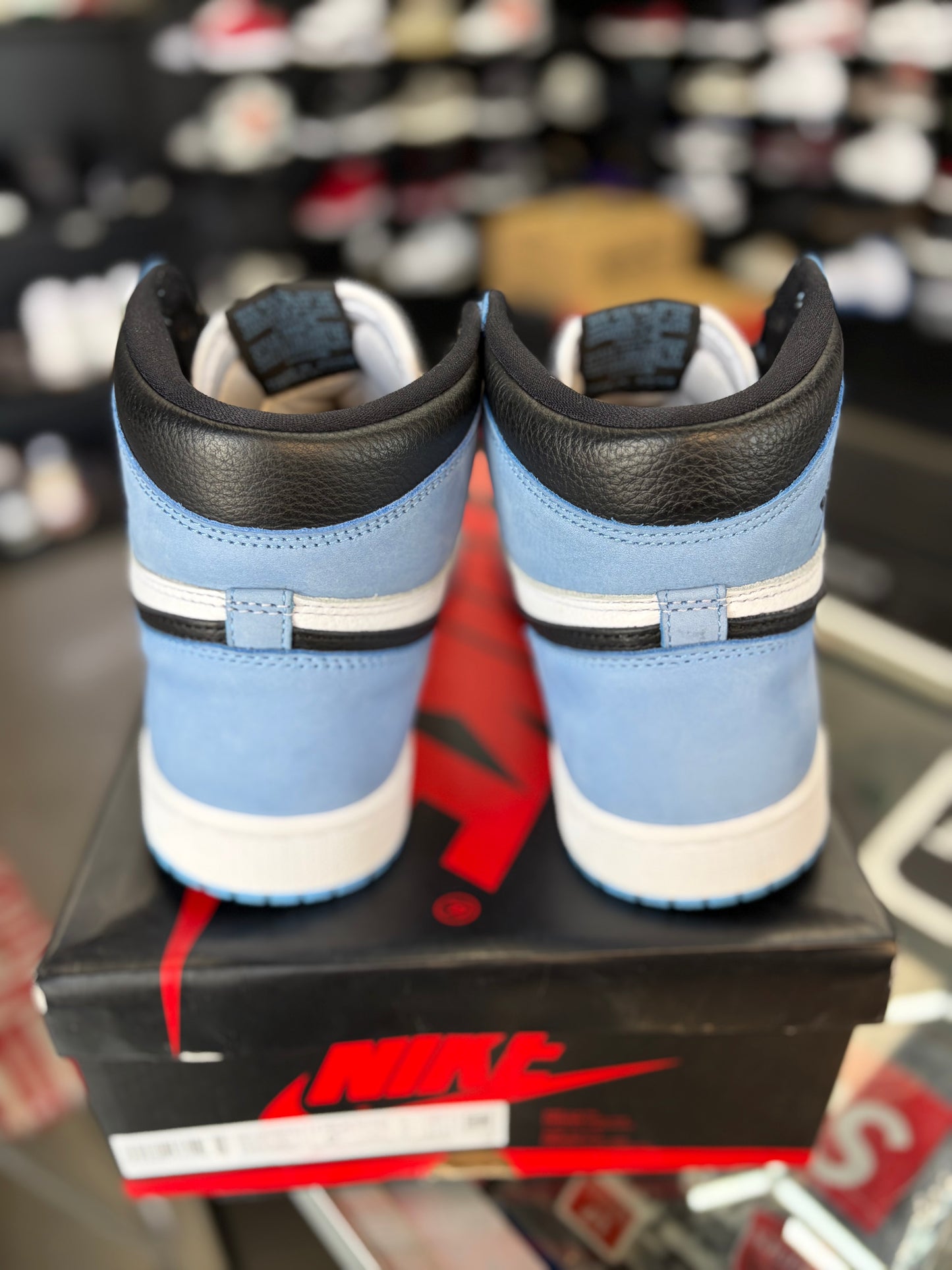 Jordan 1 “University Blue” Size 9.5