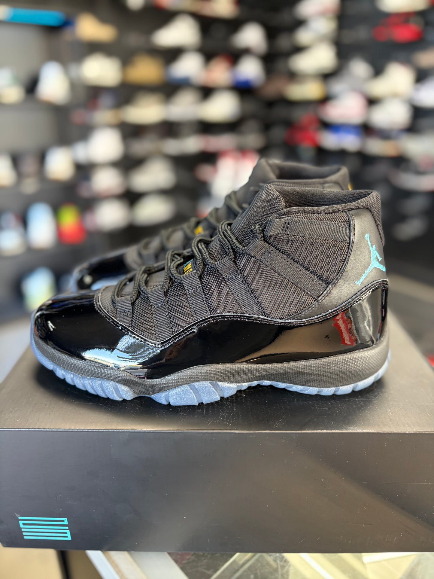 Jordan 11 “Gamma” Size 9.5