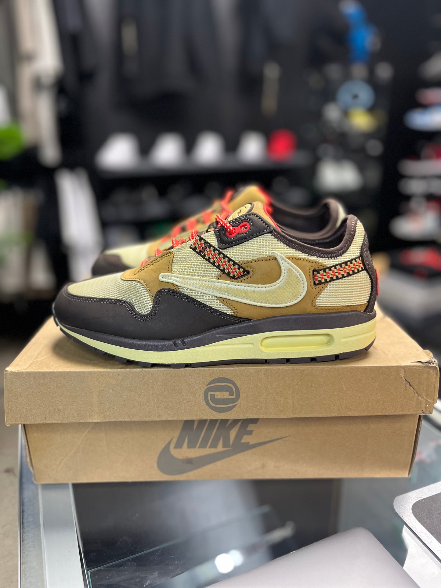 Air Max 1 x Travis Scott “Baroque Brown” Size 9