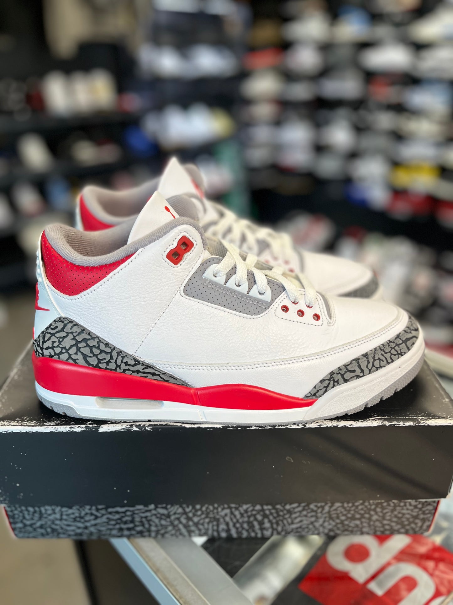 Jordan 3 “Fire Red” Size 10