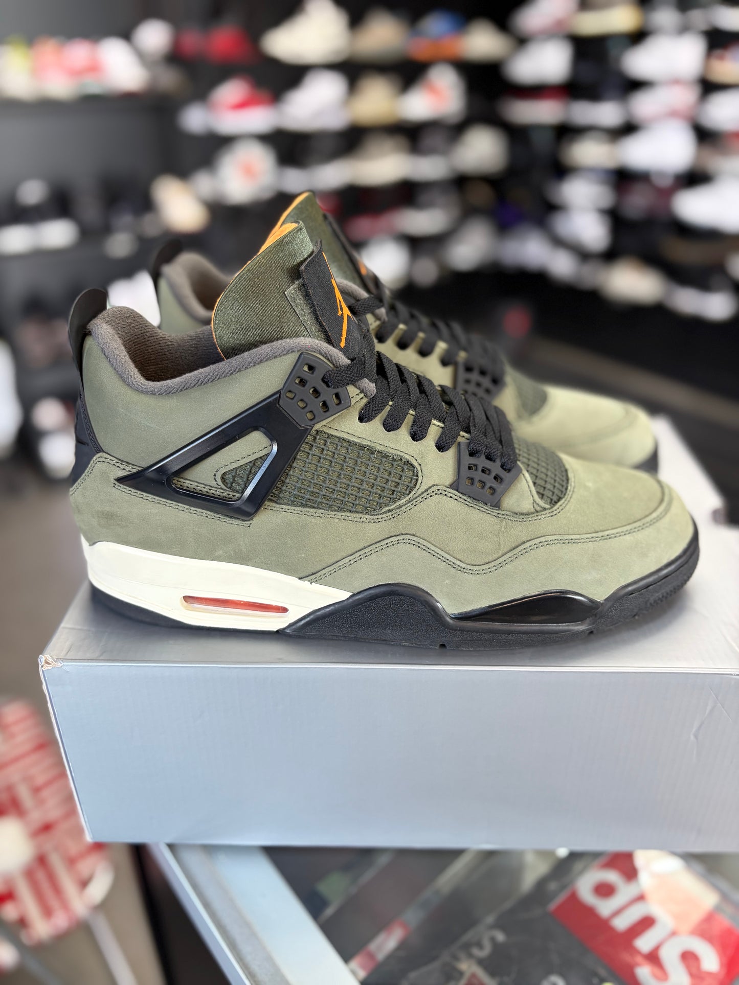 Jordan 4 “Undefeated” Size 13
