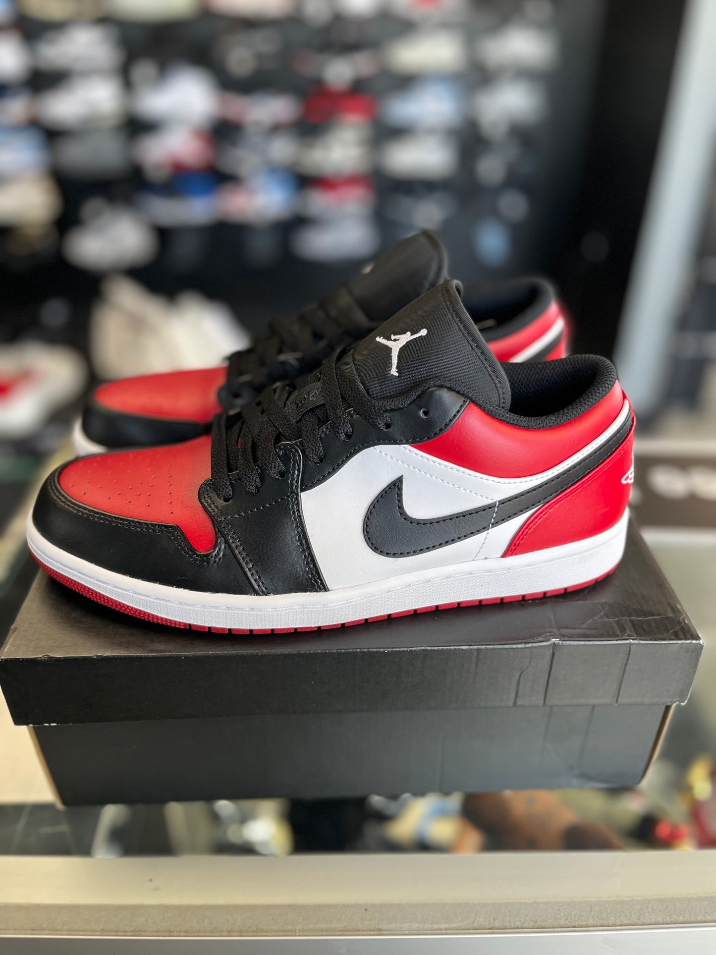 Jordan 1 Low “Bred Toe” Size 10.5