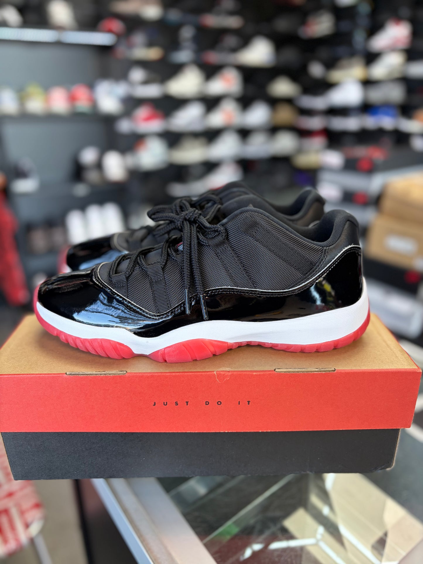 Jordan 11 Low “Bred” Size 11