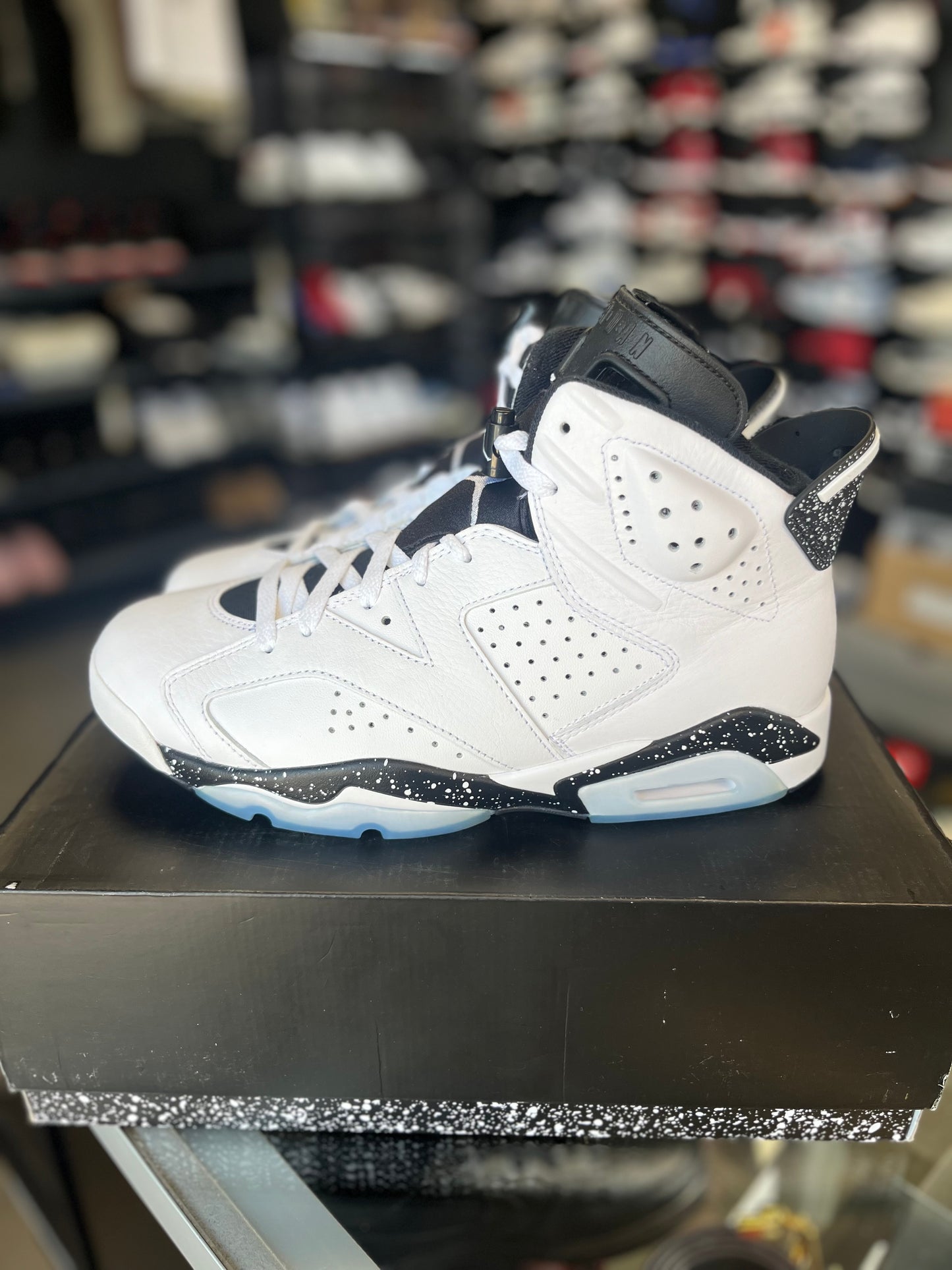 Jordan 6 “Reverse Oreo” Size 10