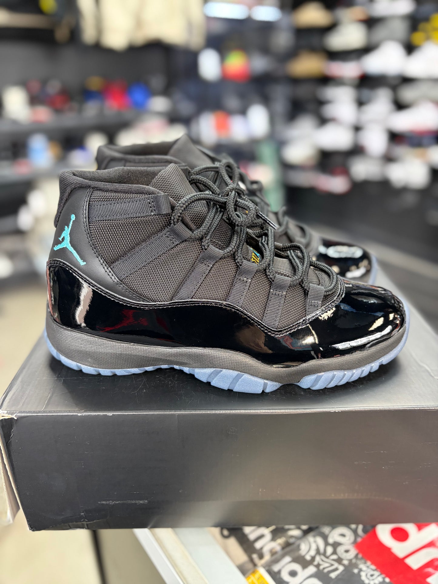 Jordan 11 “Gamma” Size 10