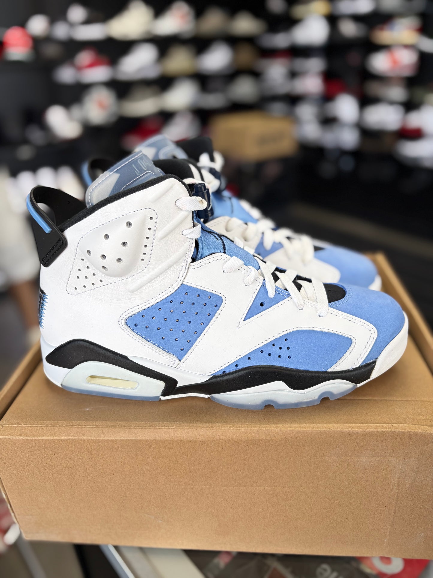 Jordan 6 “UNC” Size 8.5