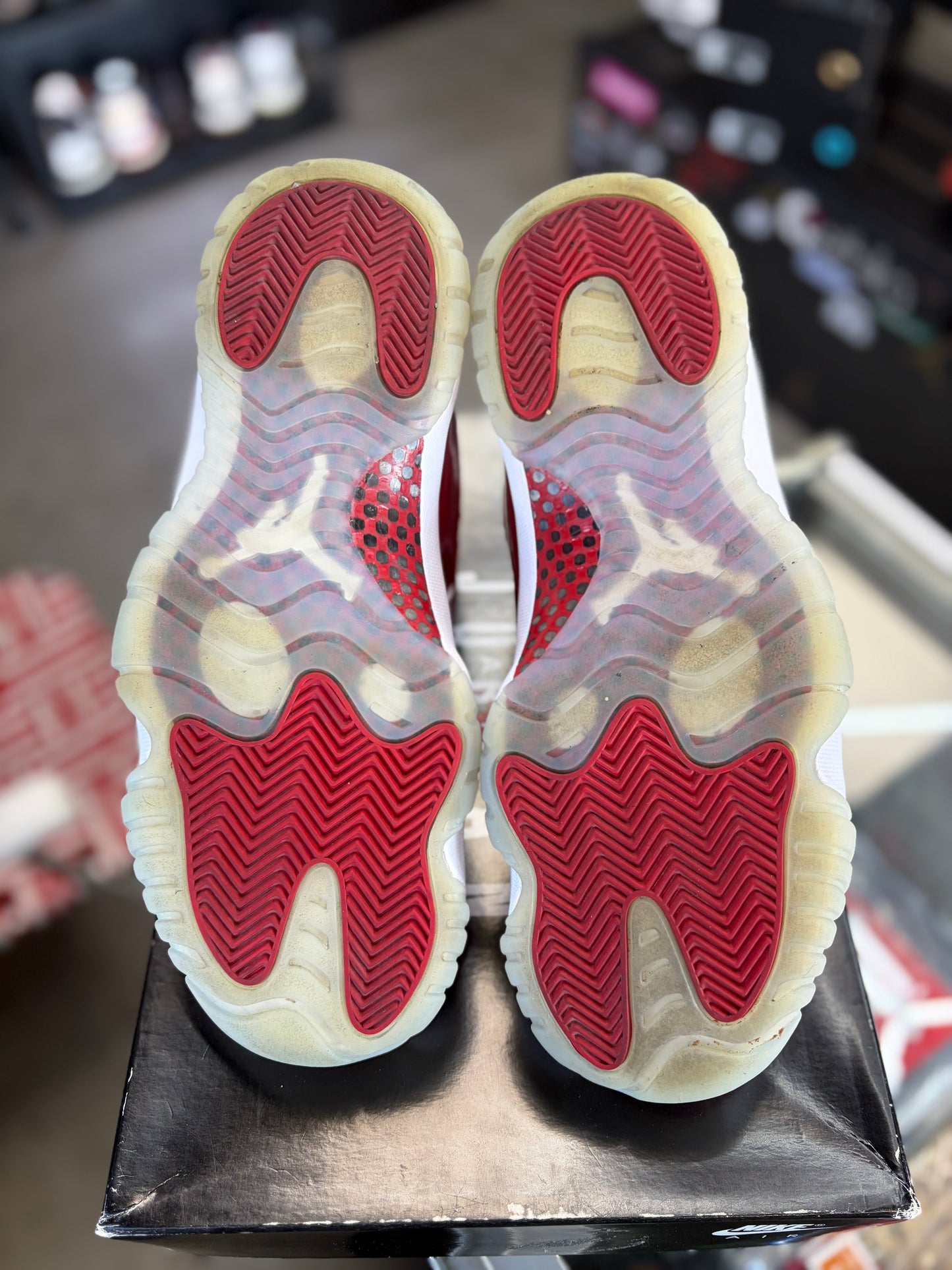 Jordan 11 “Cherry” Size 9