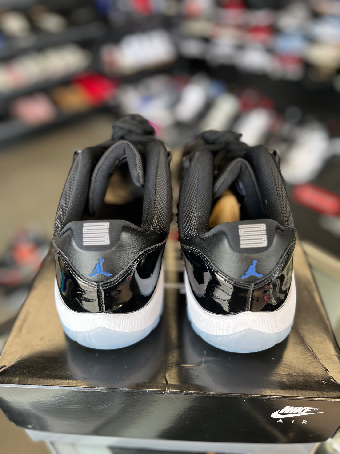 Jordan 11 Low “SPACEJAM” Size 13