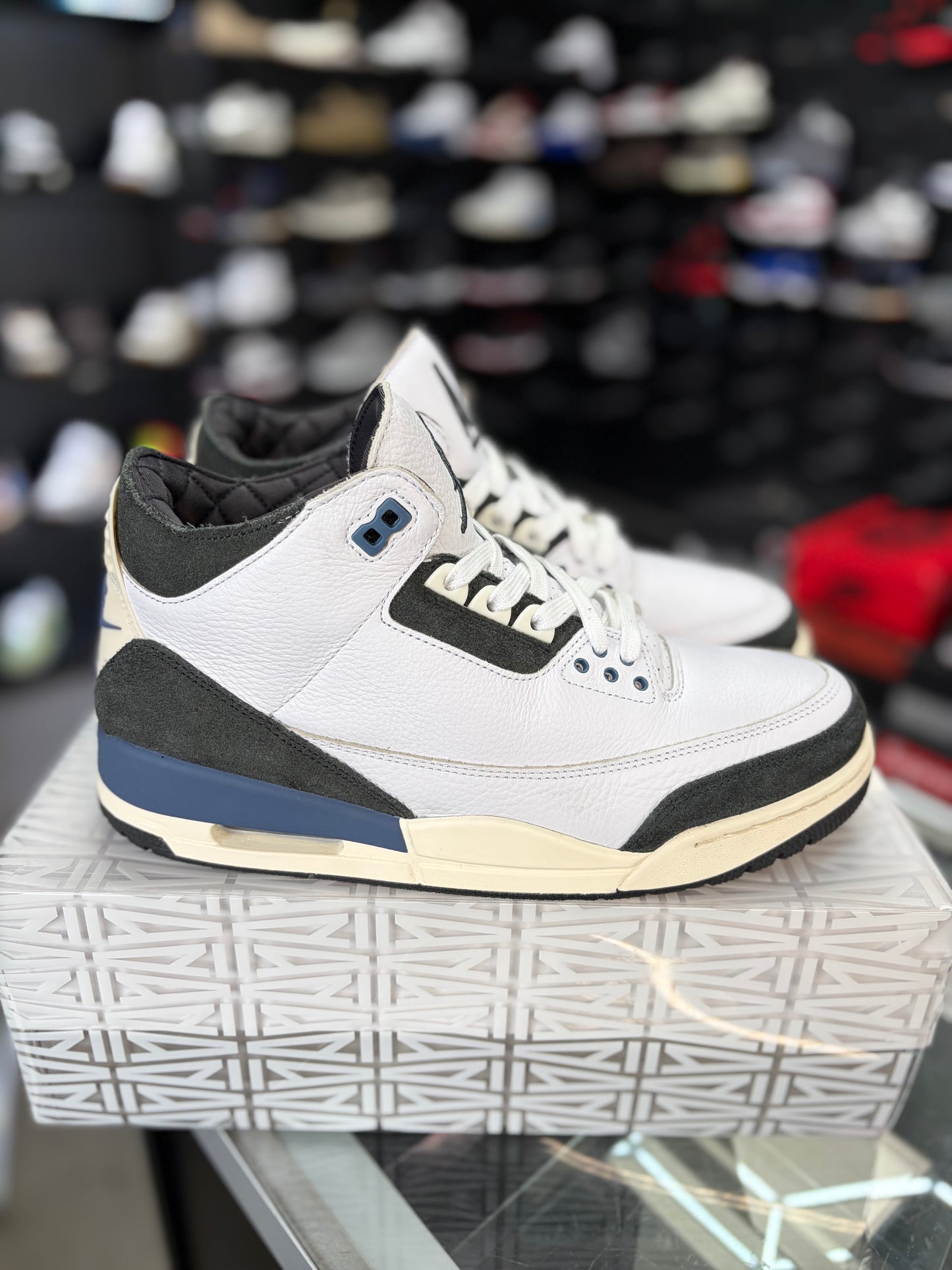 Jordan 3 x A Ma Maniere “Diffused Blue” Size 10 Men