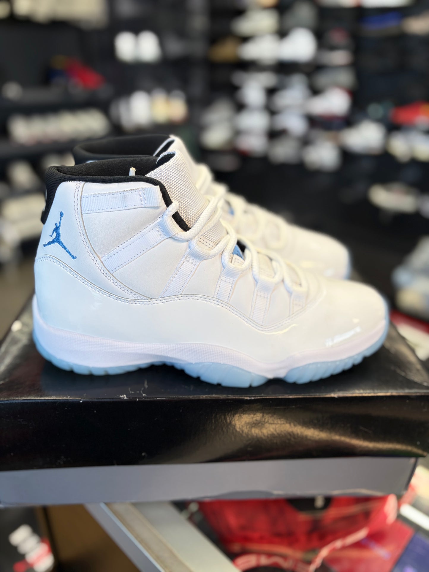 Jordan 11 “Legend Blue” Size 8