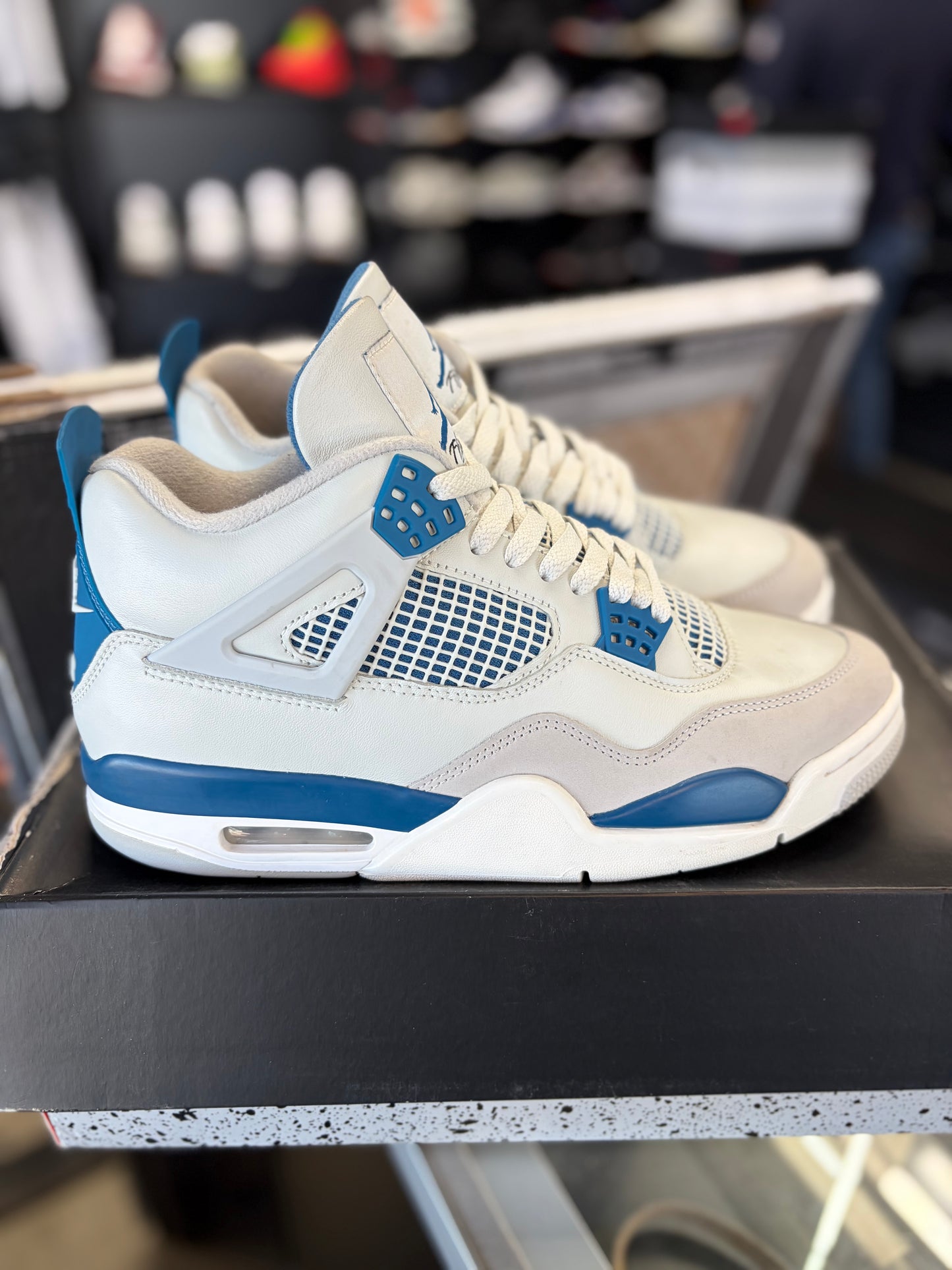 Jordan 4 “Military Blue” Size 10