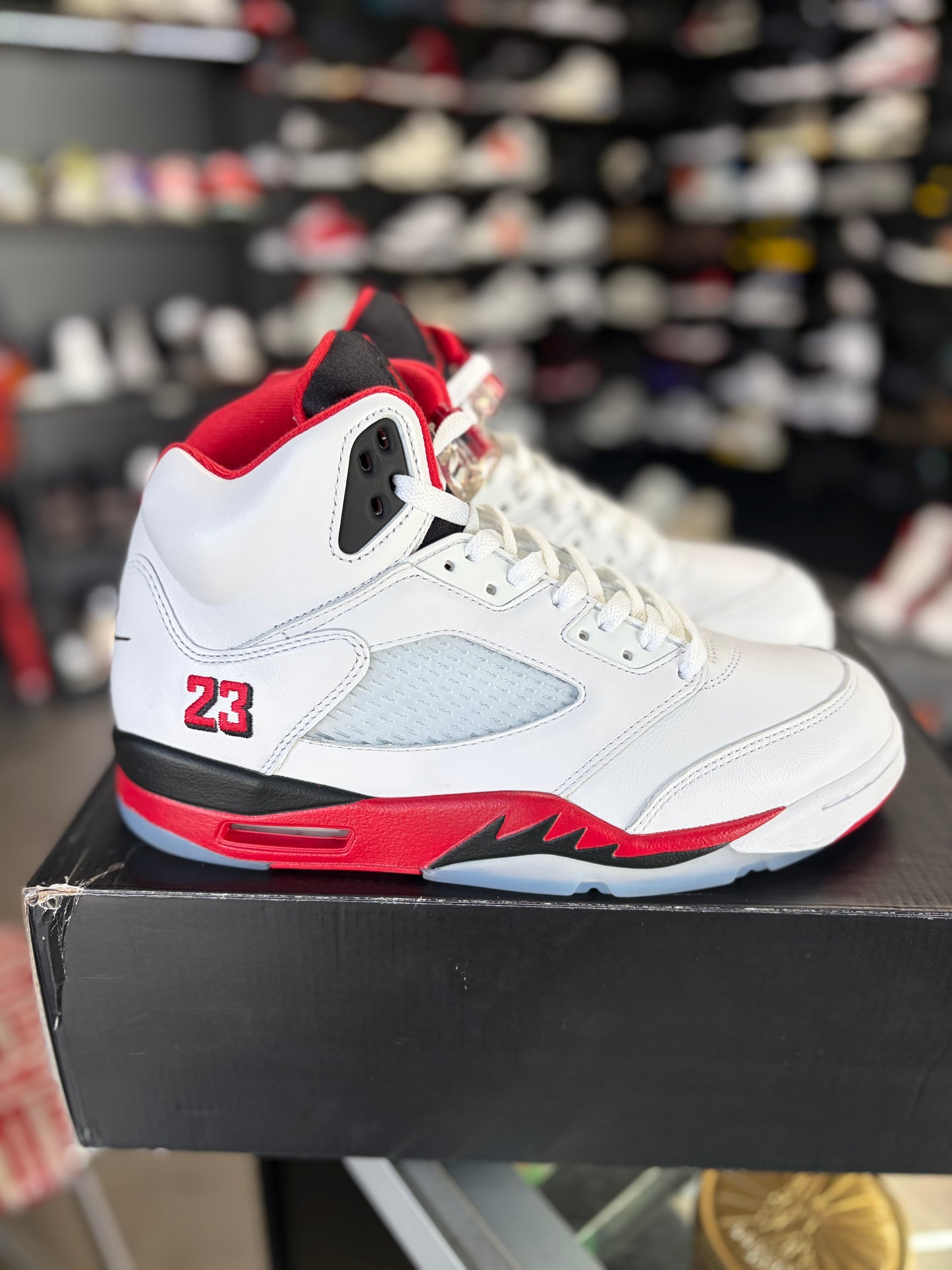 Jordan 5 “Fire Red” (2025) Size 10