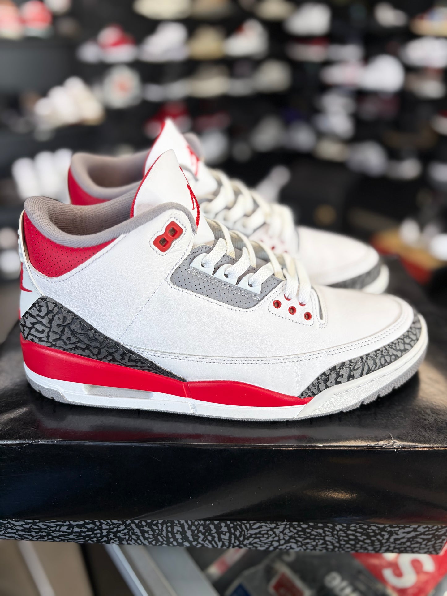 Jordan 3 “Fire Red” Size 10.5