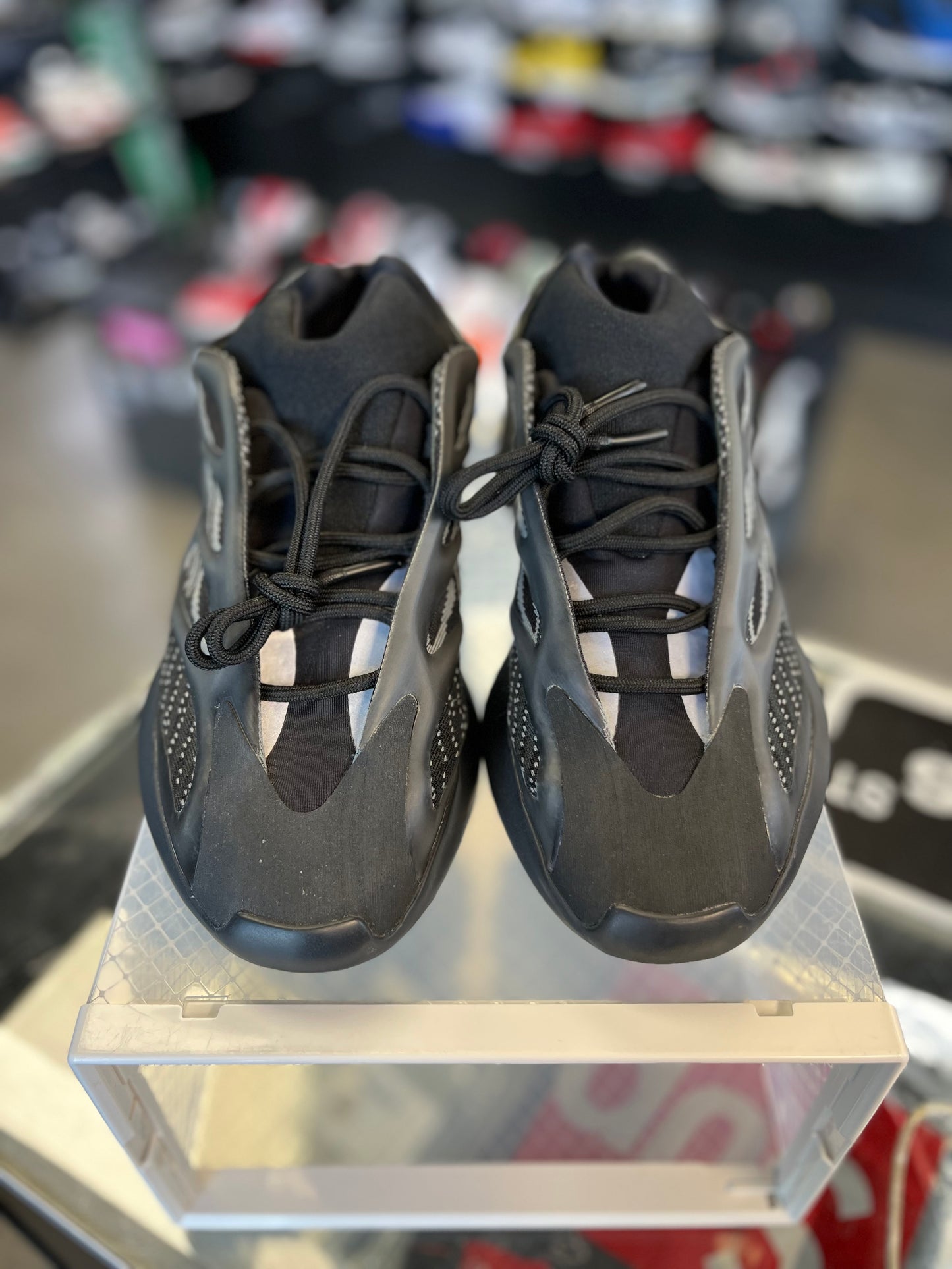 Yeezy 700 “Alvah” Size 9