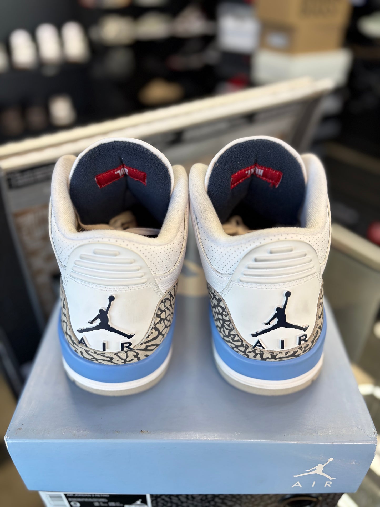 Jordan 3 “UNC” Size 9