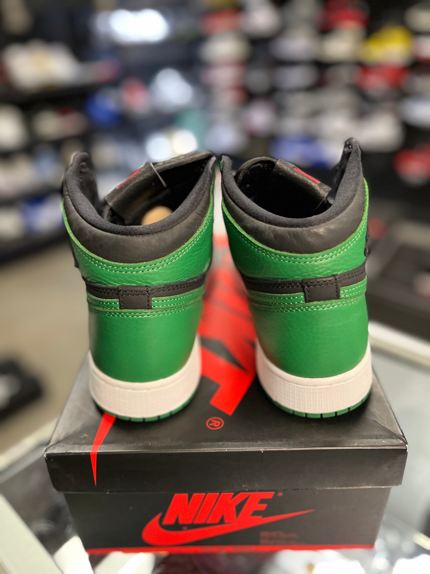 Jordan 1 “Pine Green 2.0” (Gs) Size 7y/8.5w