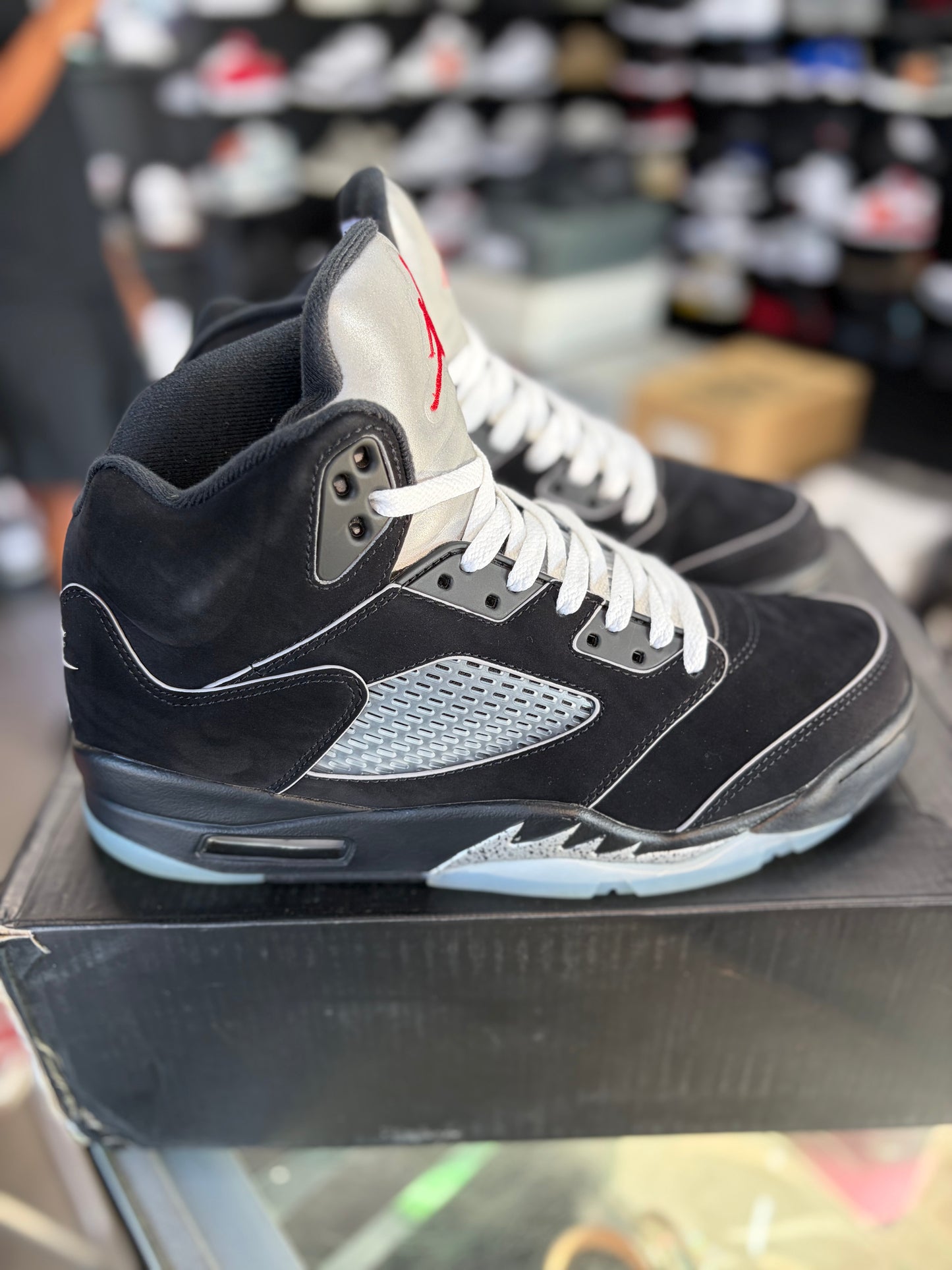 Jordan 5 “‘Metallic Reimagined” Size 11