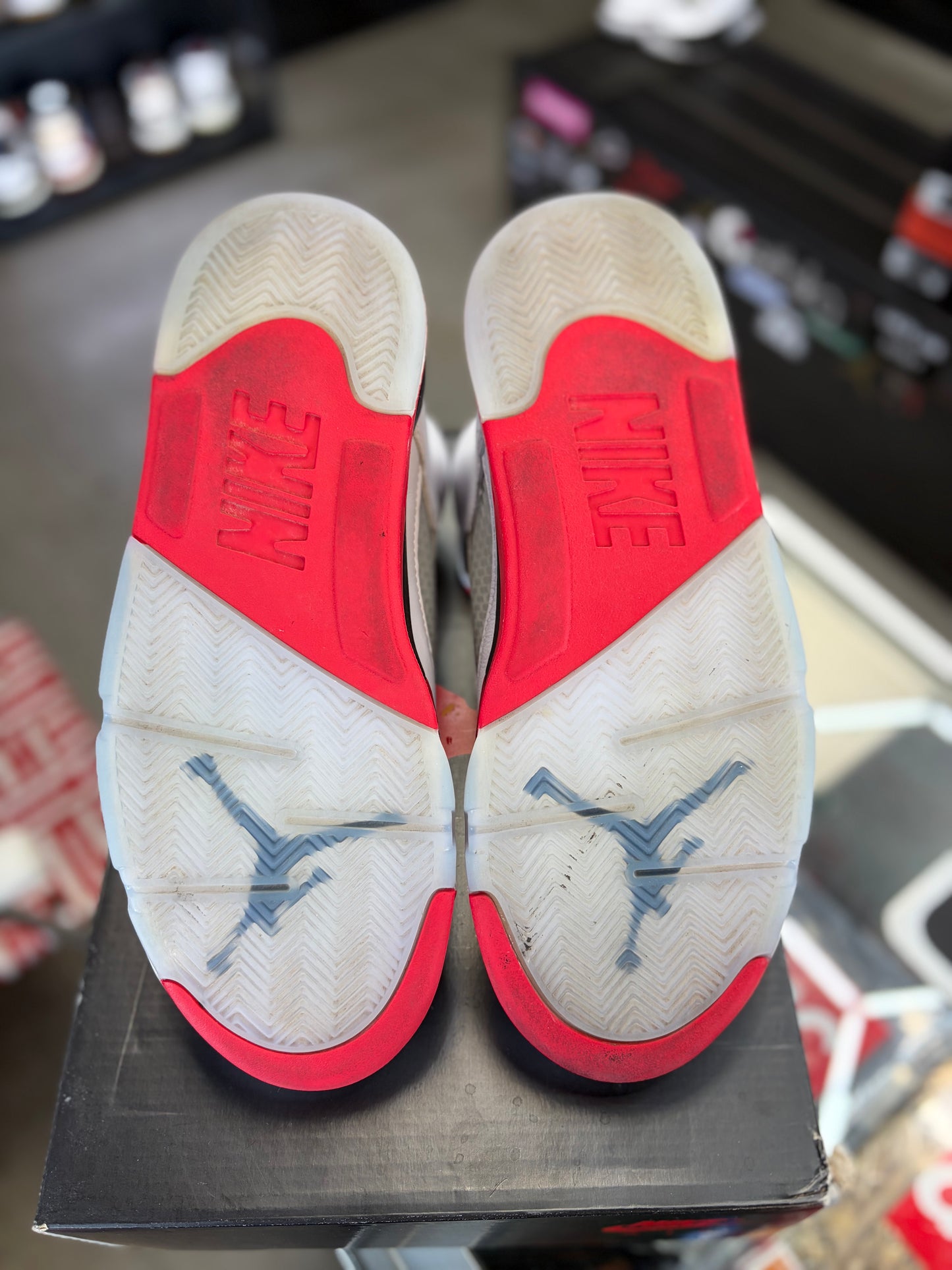 Jordan 5 “Fire Red” Size 9