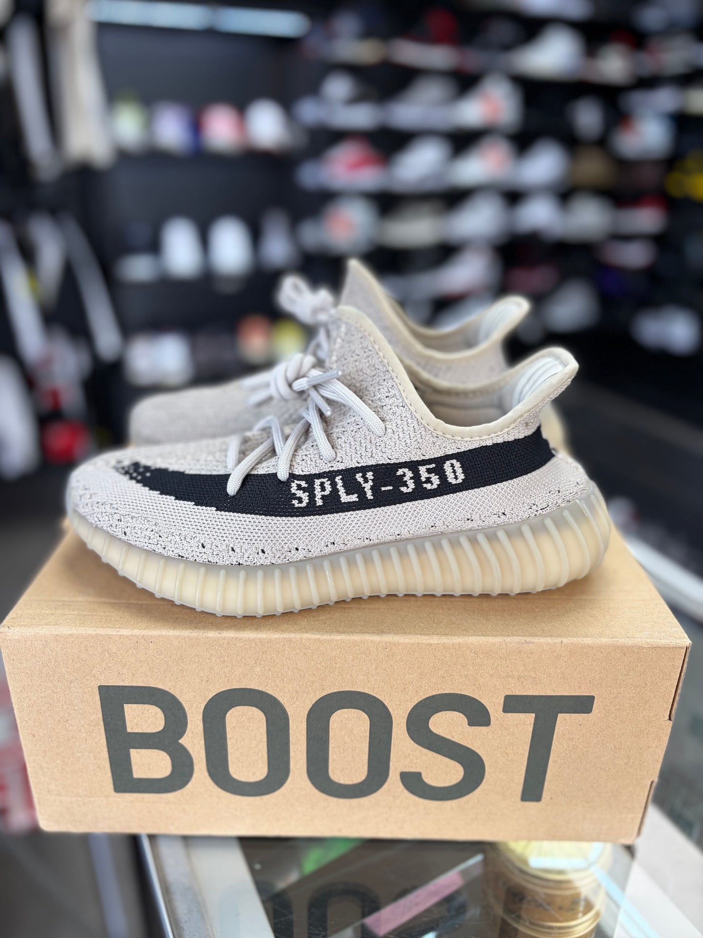 Yeezy 350 “Slate” Size 5.5y/7w