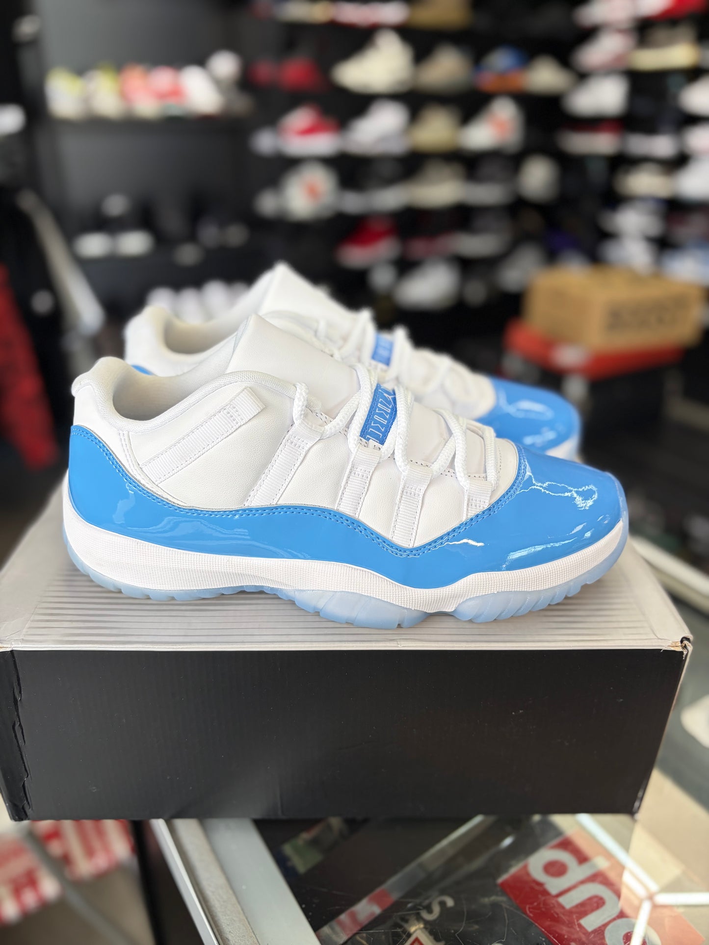 Jordan 11 Low “UNC” Size 9