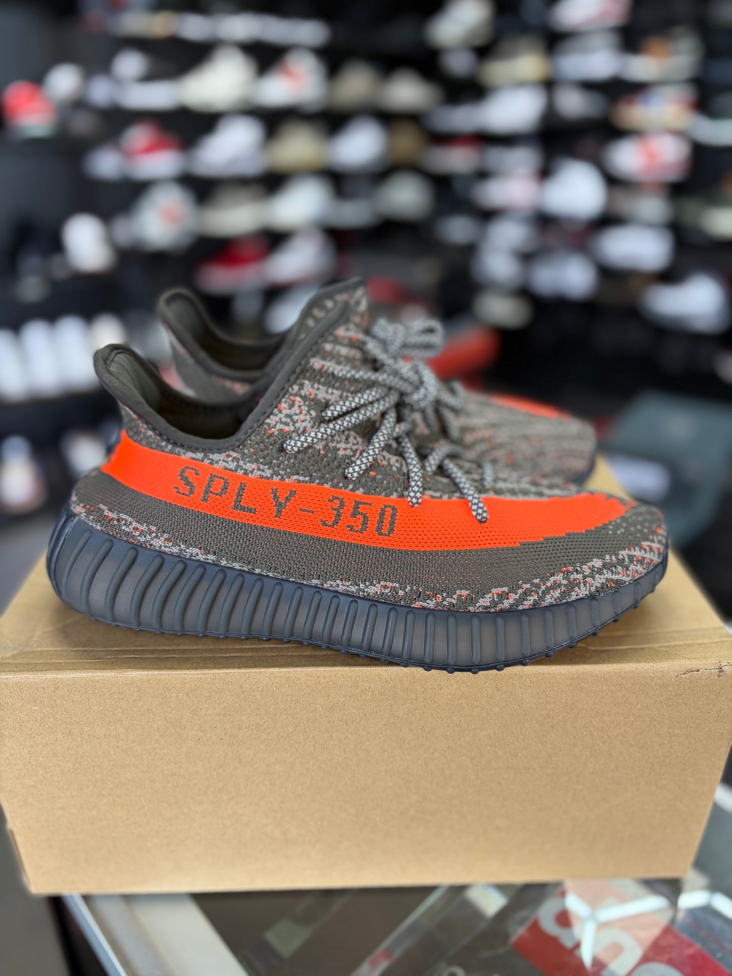 Yeezy 350 “Carbon Beluga” Size 7y/ 8.5women