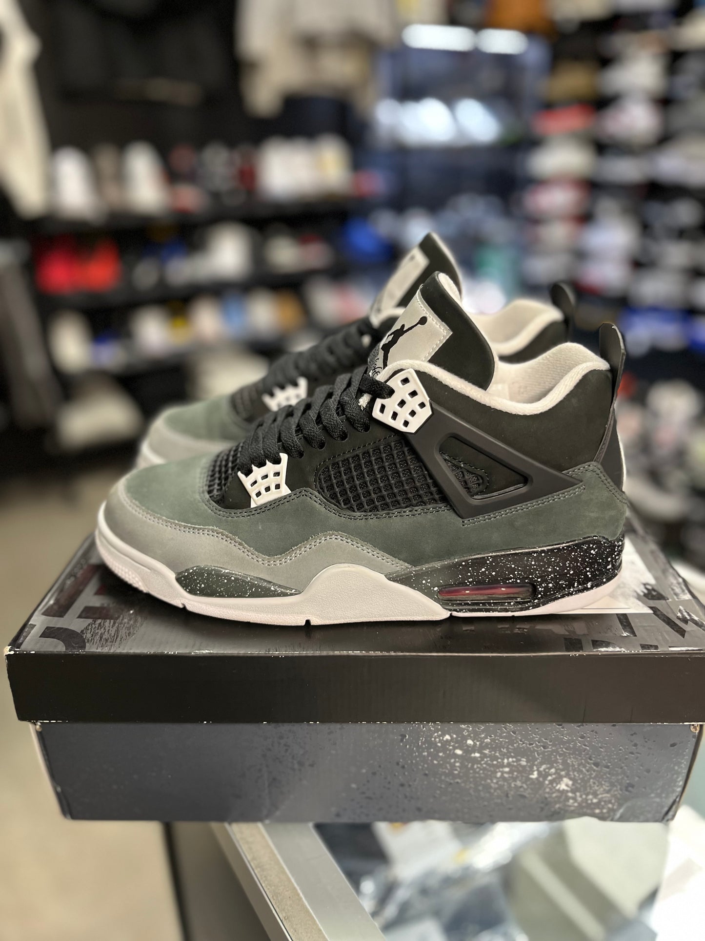 Jordan 4 “Fear” Size 10
