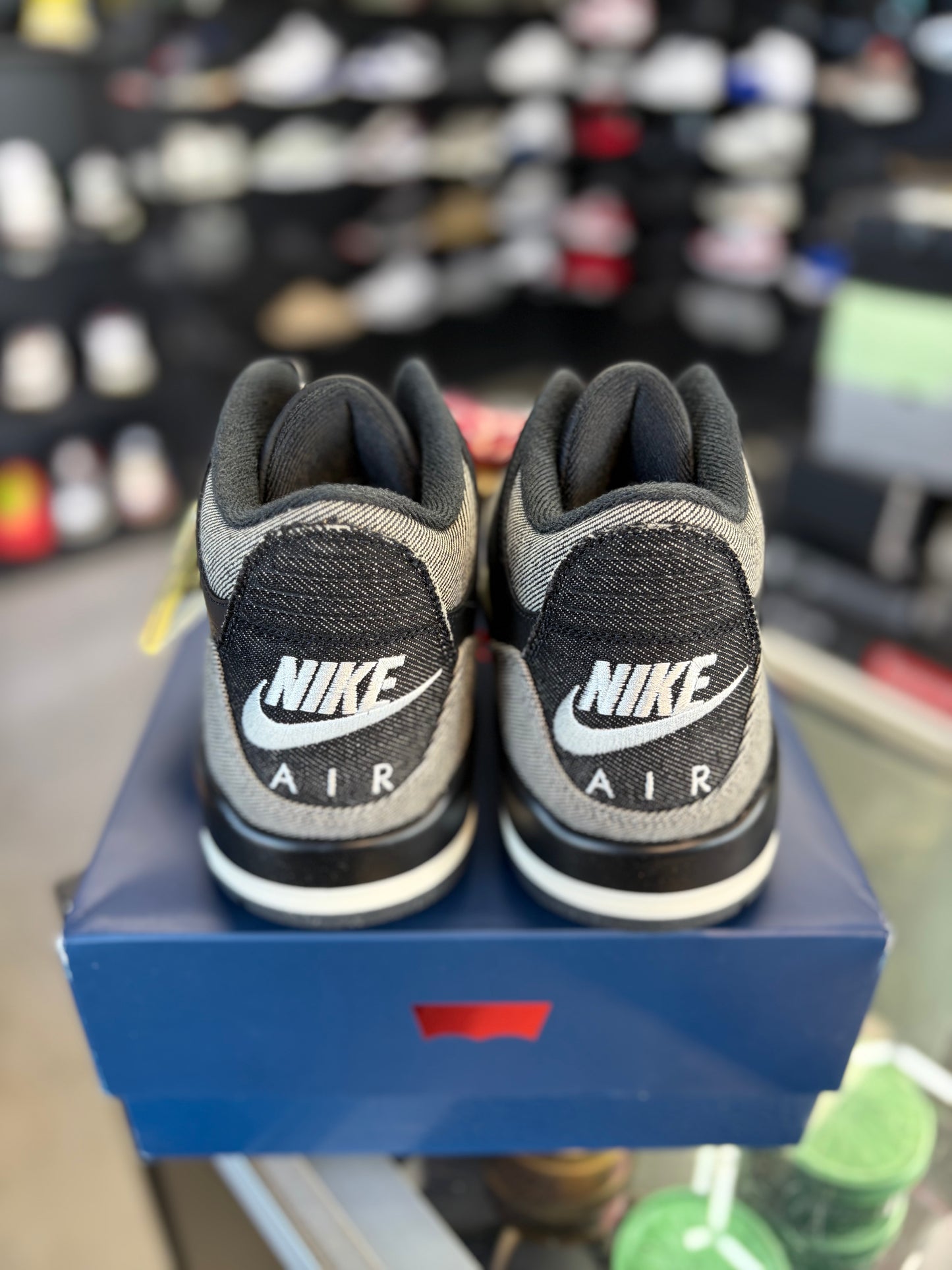 Jordan 3 x Levi “Black Denim” Size 9.5