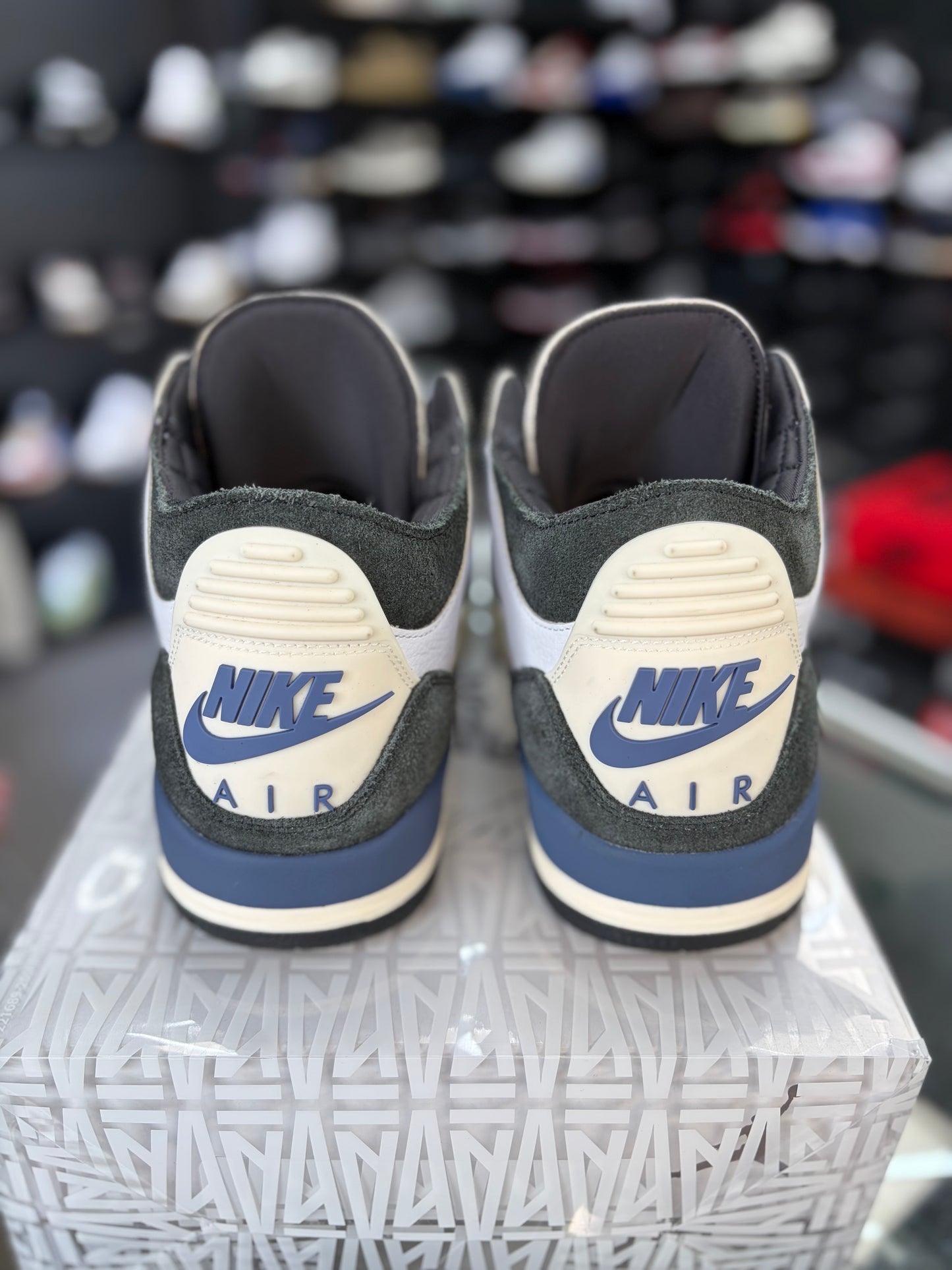 Jordan 3 x A Ma Maniere “Diffused Blue” Size 10 Men