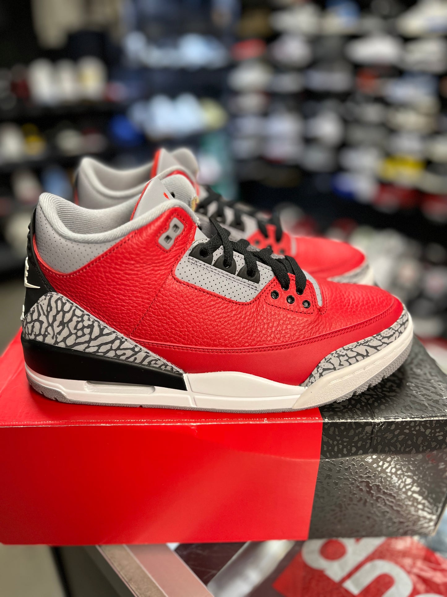 Jordan 3 “Unite SE” Size 9