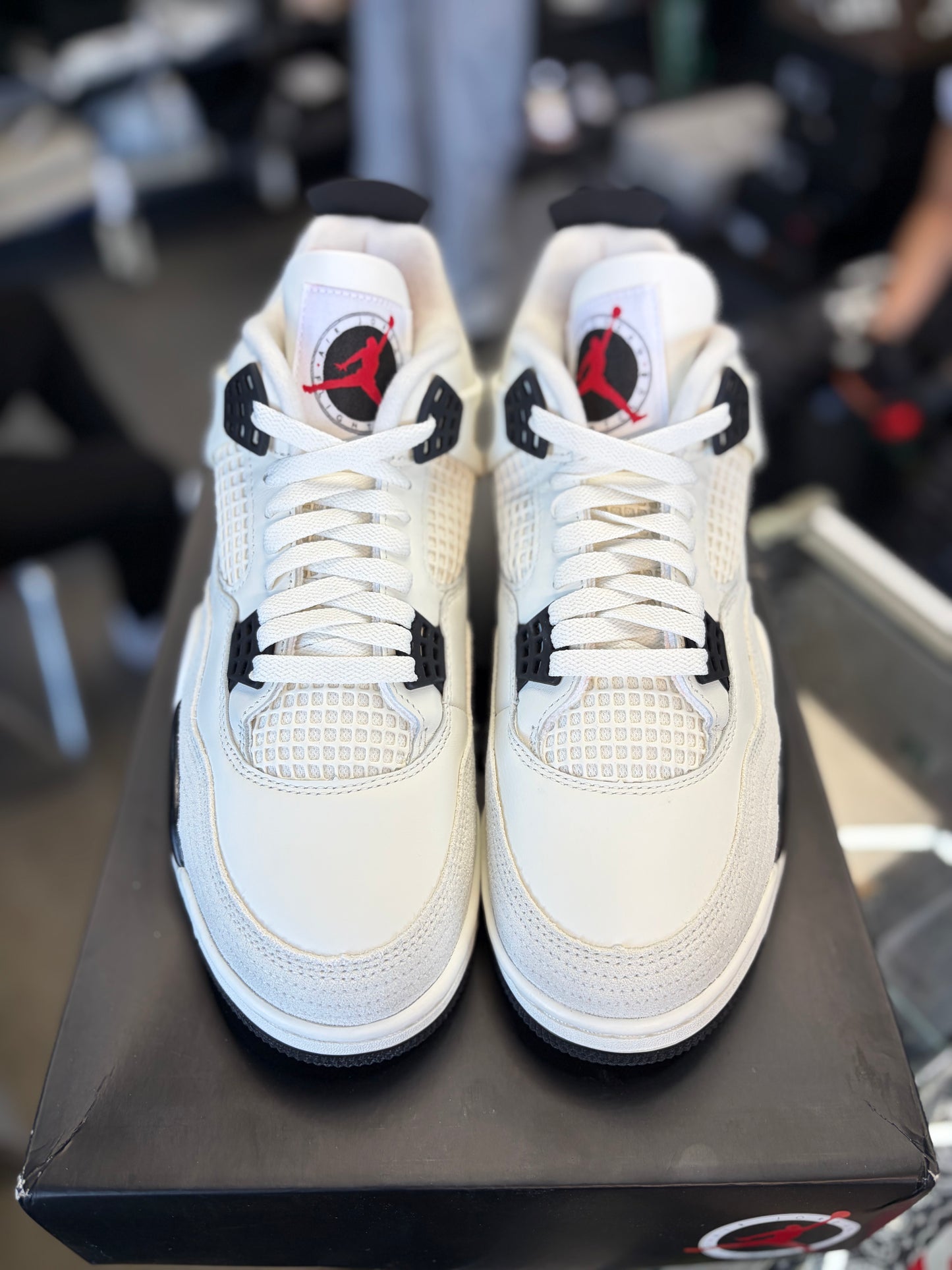 Jordan 4 “Flight Club” Size 10.5